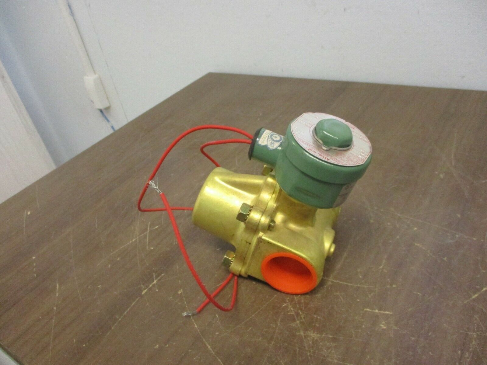 ASCO Red Hat Solenoid Valve 80034/8211B80 120V Coil 10-300PSI 16.7W Pipe:1-1/4"
