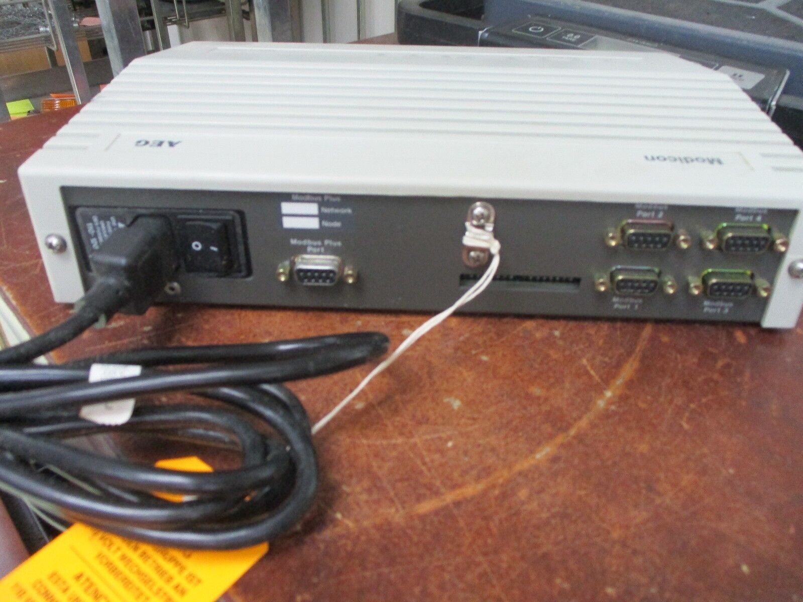 AEG Modicon Bridge/ Mux Modbus Plus NW-BM85-000 115/230V 50/60Hz 0.5/0.25A Used