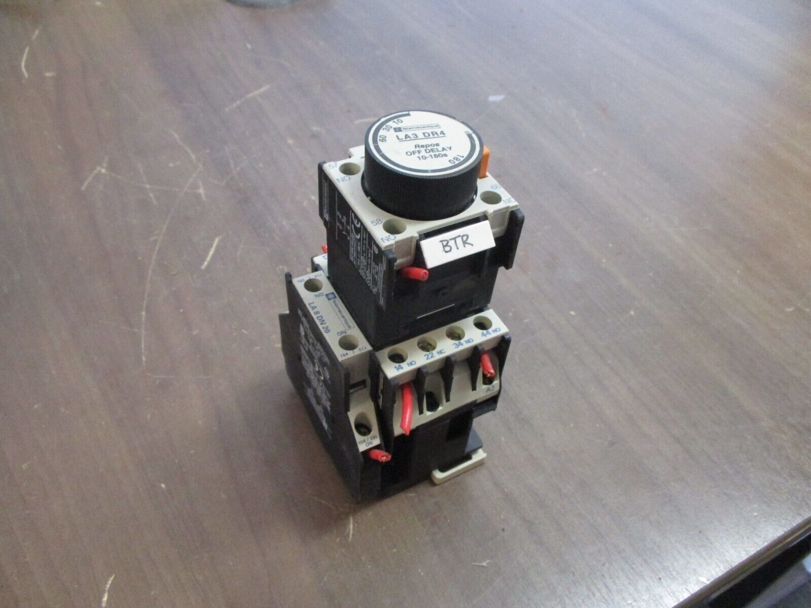 Telemecanique Time Delay Relay LA3 DR4 Off Delay: 10-180s 120V Coil 10A 600V