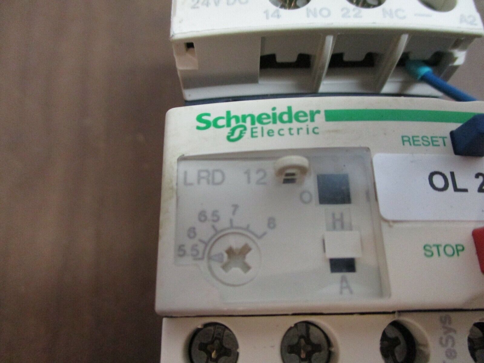 Schneider Electric Starter LC1D18 BD / LRD 12 24VDC Coil Trip: 5.5-8A 600V Used