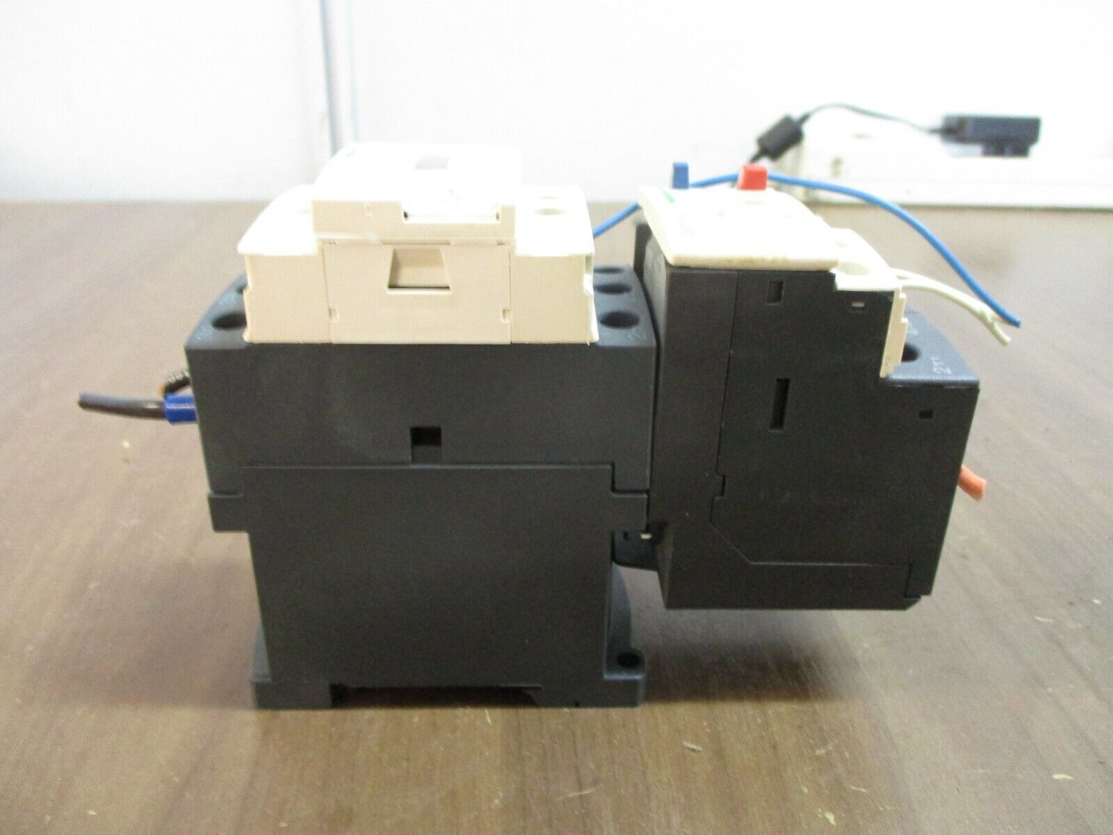 Schneider Electric Starter LC1D18 BD / LRD 12 24VDC Coil Trip: 5.5-8A 600V Used