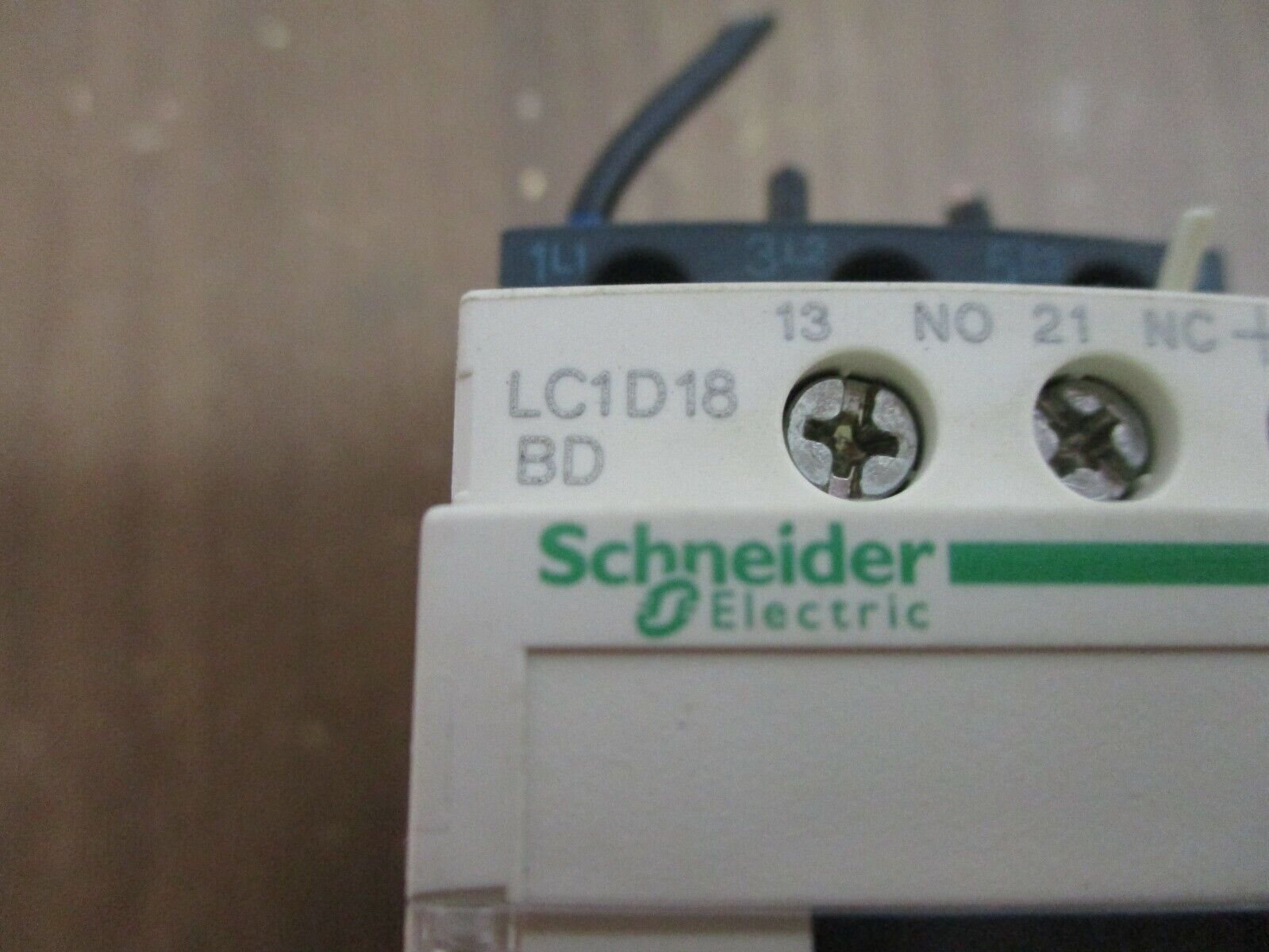 Schneider Electric Starter LC1D18 BD / LRD 12 24VDC Coil Trip: 5.5-8A 600V Used