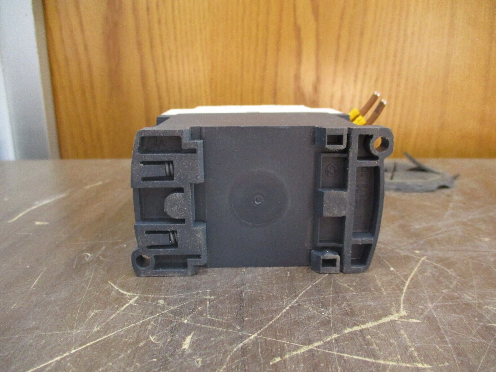 Schneider Electric Contactor CAD50 BL 24VDC Coil 10A 600V Used