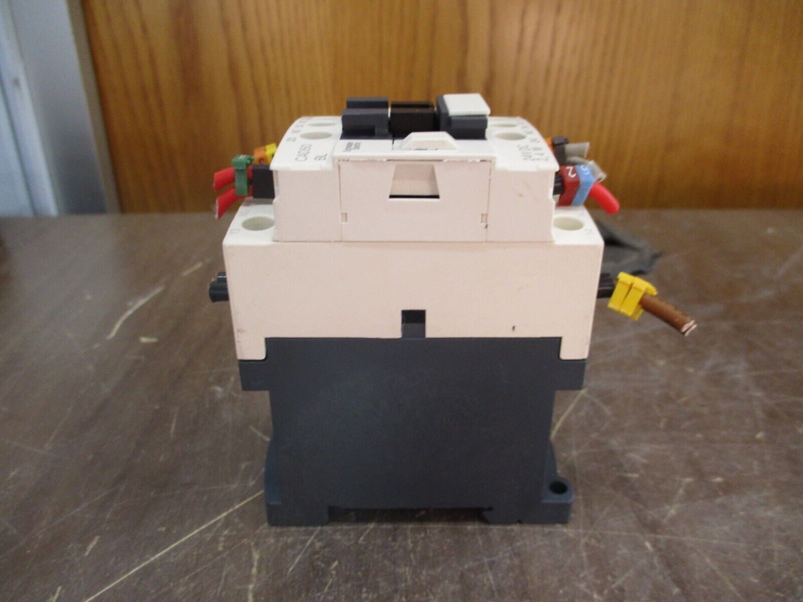 Schneider Electric Contactor CAD50 BL 24VDC Coil 10A 600V Used