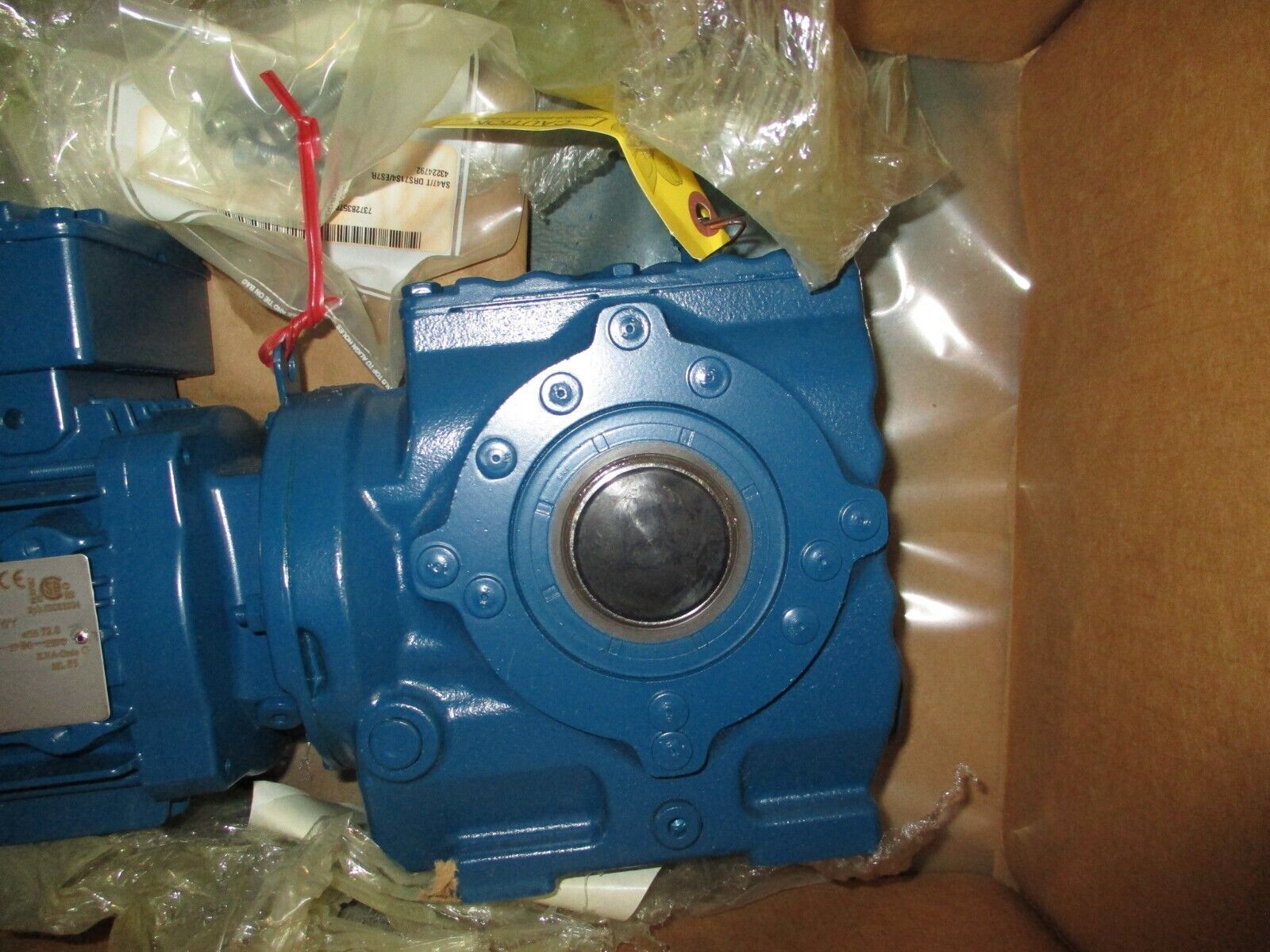 SEW-EURODRIVE Gearmotor SA47/T DRS71S4/ES7R 0.50HP 230/460V 1.84/0.92A 60Hz 3Ph