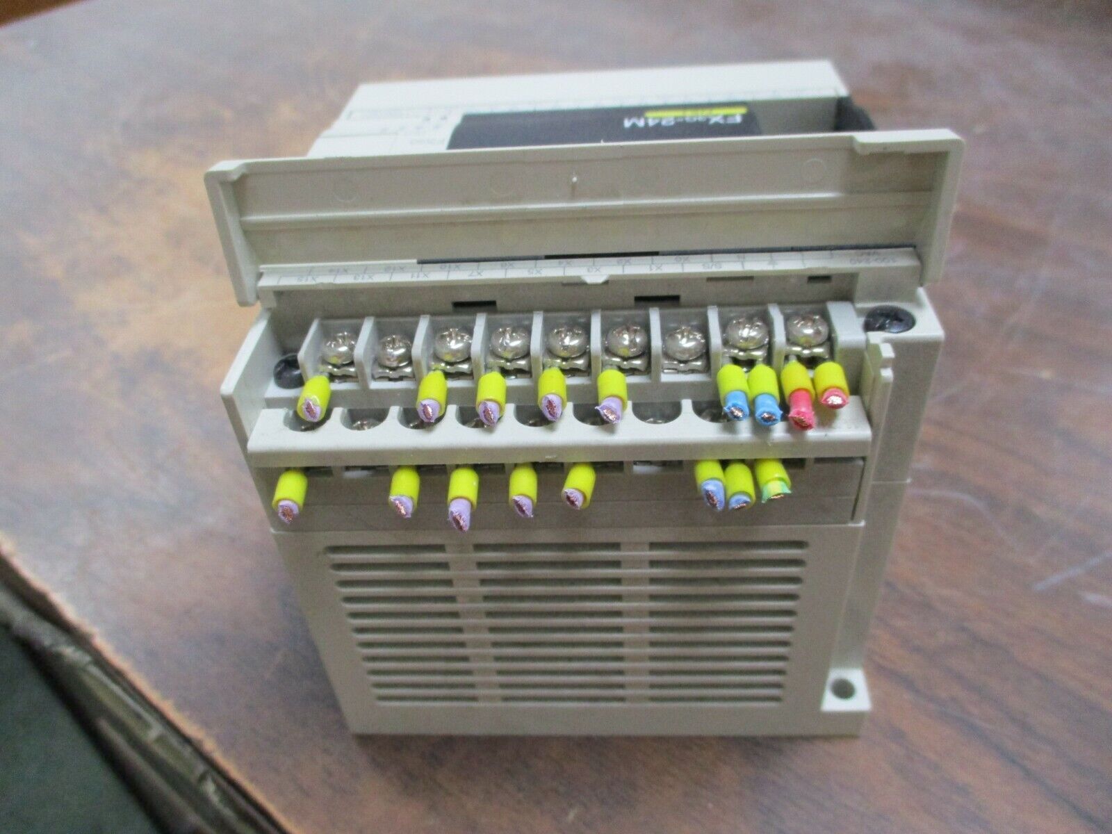 Mitsubishi Power Supply FX3G-24MT/ESS Input: 100-240VAC, 50/60Hz, 32W Used