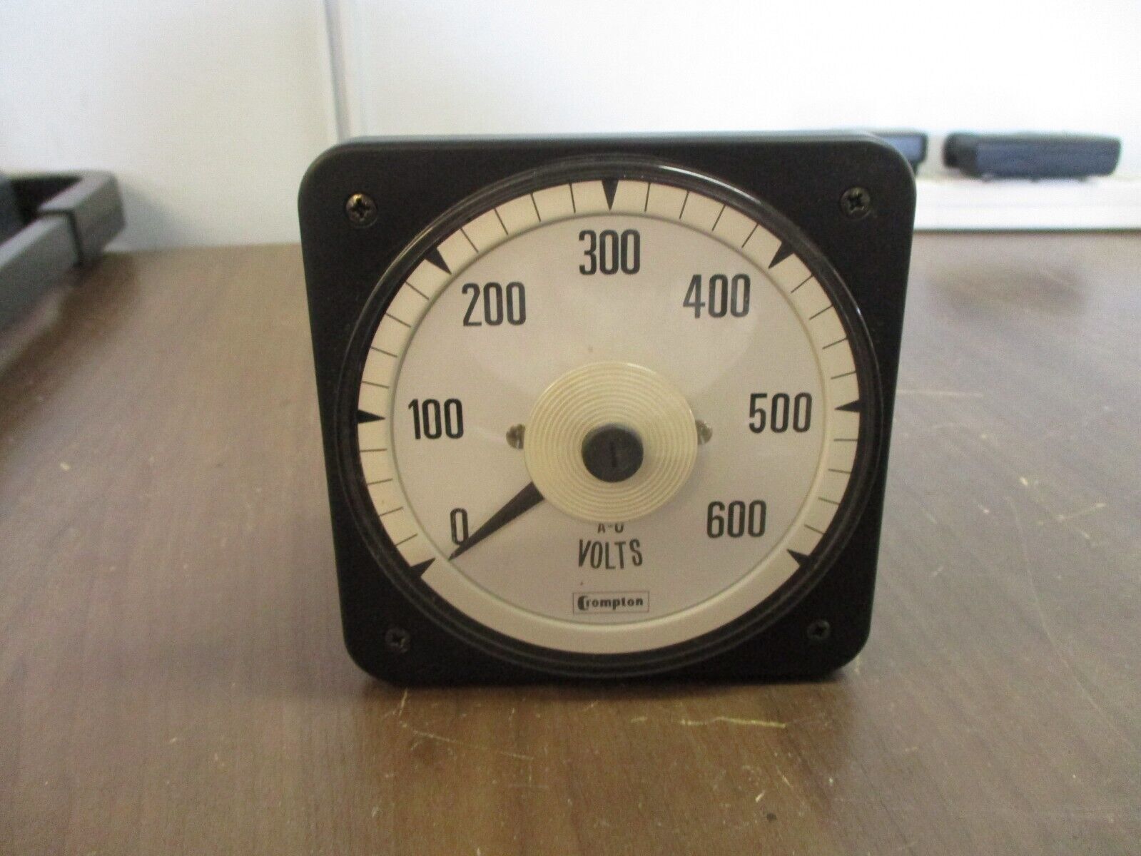 Crompton AC Voltmeter 077-05GA-PZSJ-C6 Range: 0-600V Used