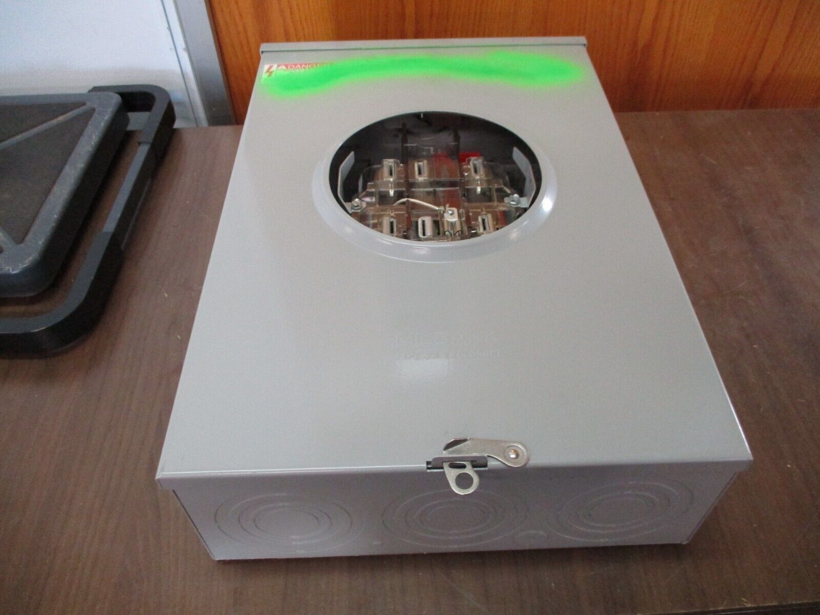 Milbank Meter Socket 9700L 200A 600V 3Ph 4W 3R Enclosure *No Plug Screws* Used