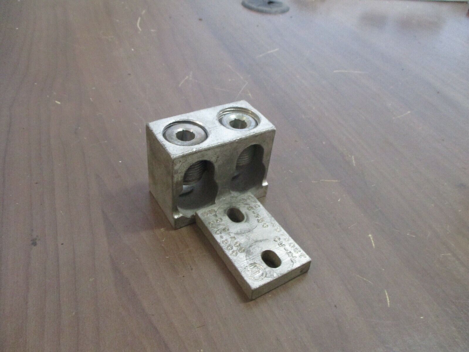 CFC Mechanical Lug AD750CT 4/0-750 Used