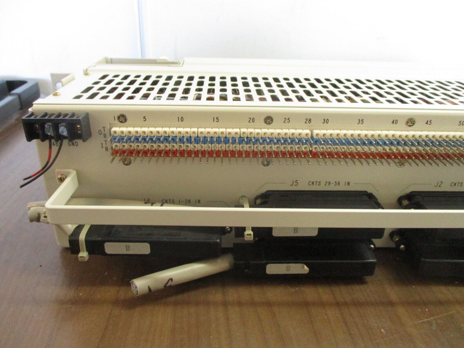 ADC DSX-1 Cross Connect D1M-1A0023 42/56VDC 2A Used