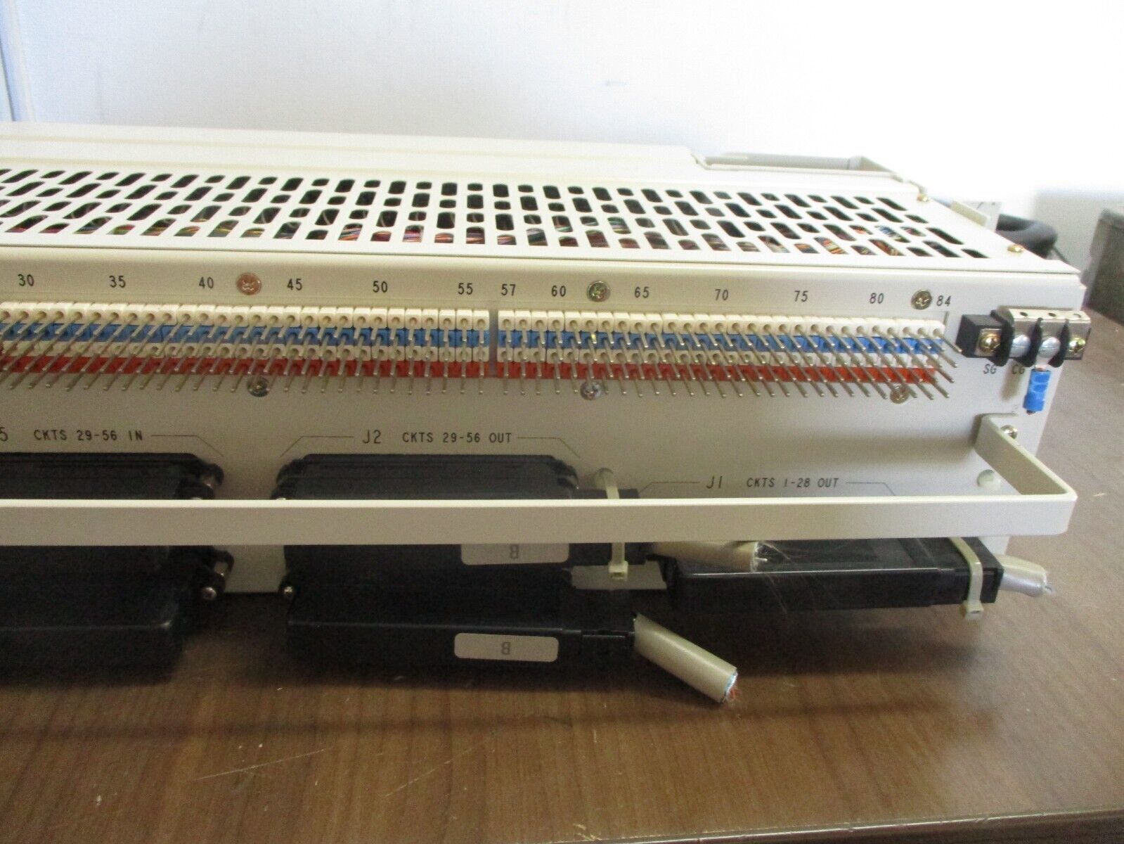 ADC DSX-1 Cross Connect D1M-1A0023 42/56VDC 2A Used