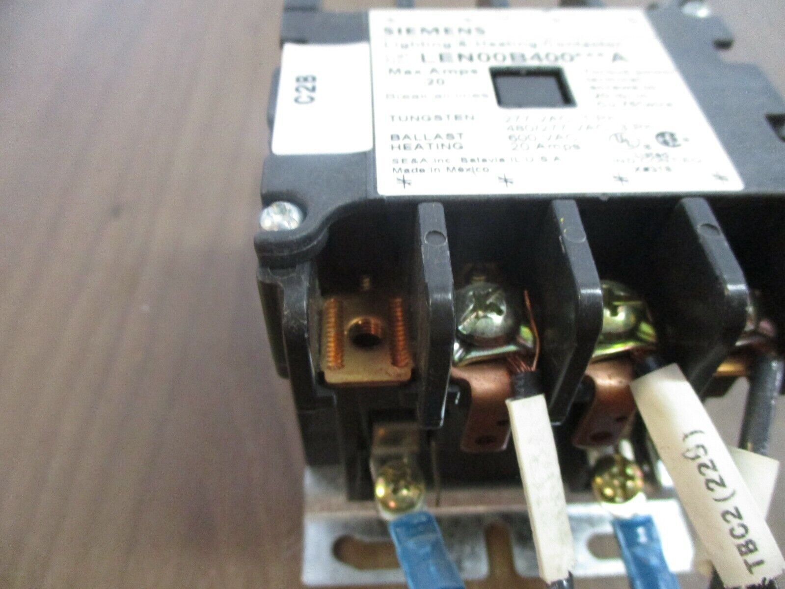 Siemens Lighting & Heating Contactor LEN00B400***A 120V Coil 20A 600V Used