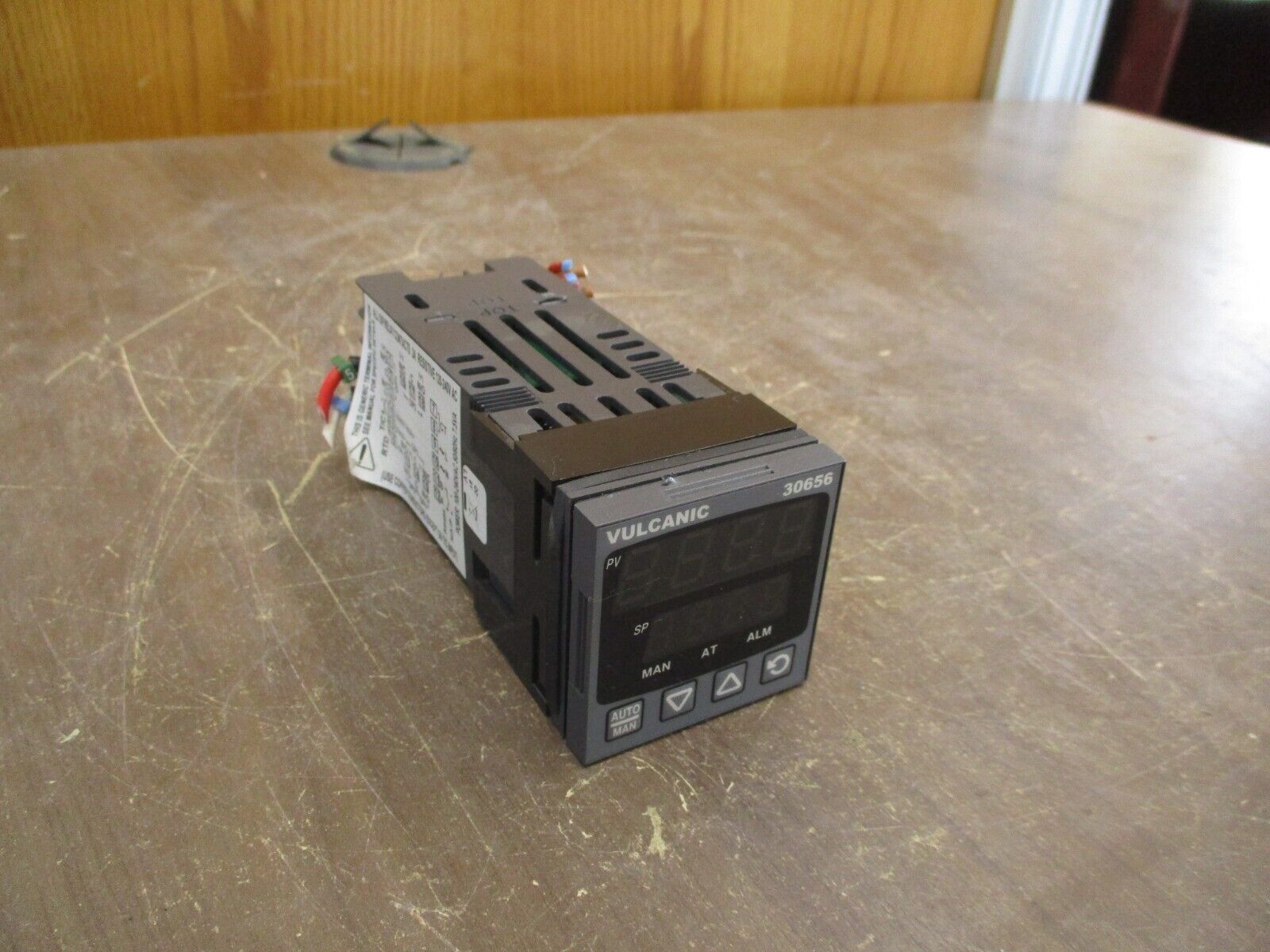 Vulcanic F.93330 Temperature Controller D30656.01 *Broken Bottom* Used