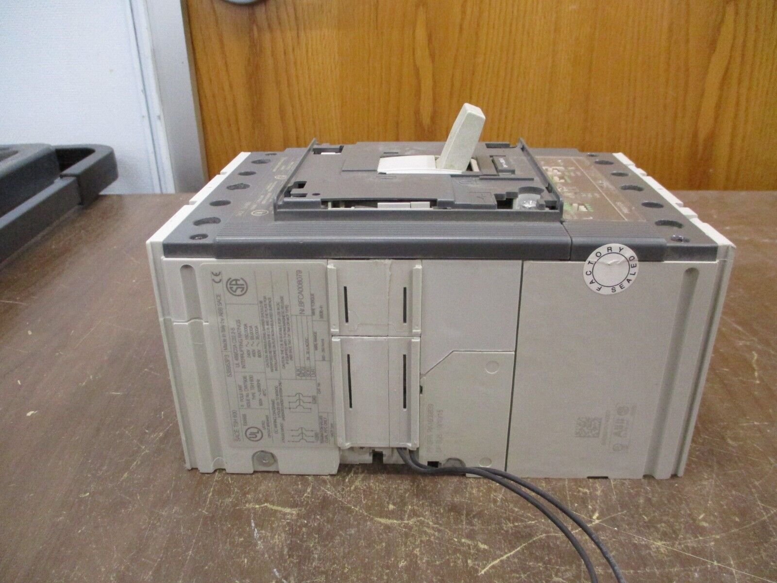 ABB SACE Tmax Circuit Breaker T5H 600 600A 600V 3P w/ PR221DS Trip *No Lugs*