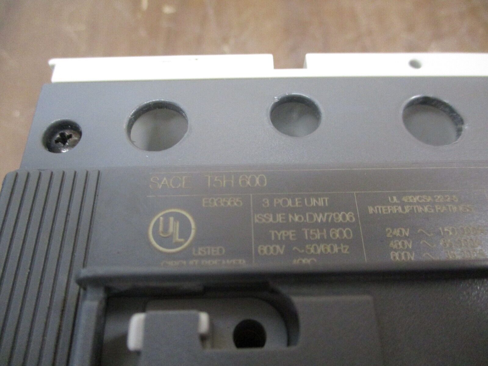 ABB SACE Tmax Circuit Breaker T5H 600 600A 600V 3P w/ PR221DS Trip *No Lugs*