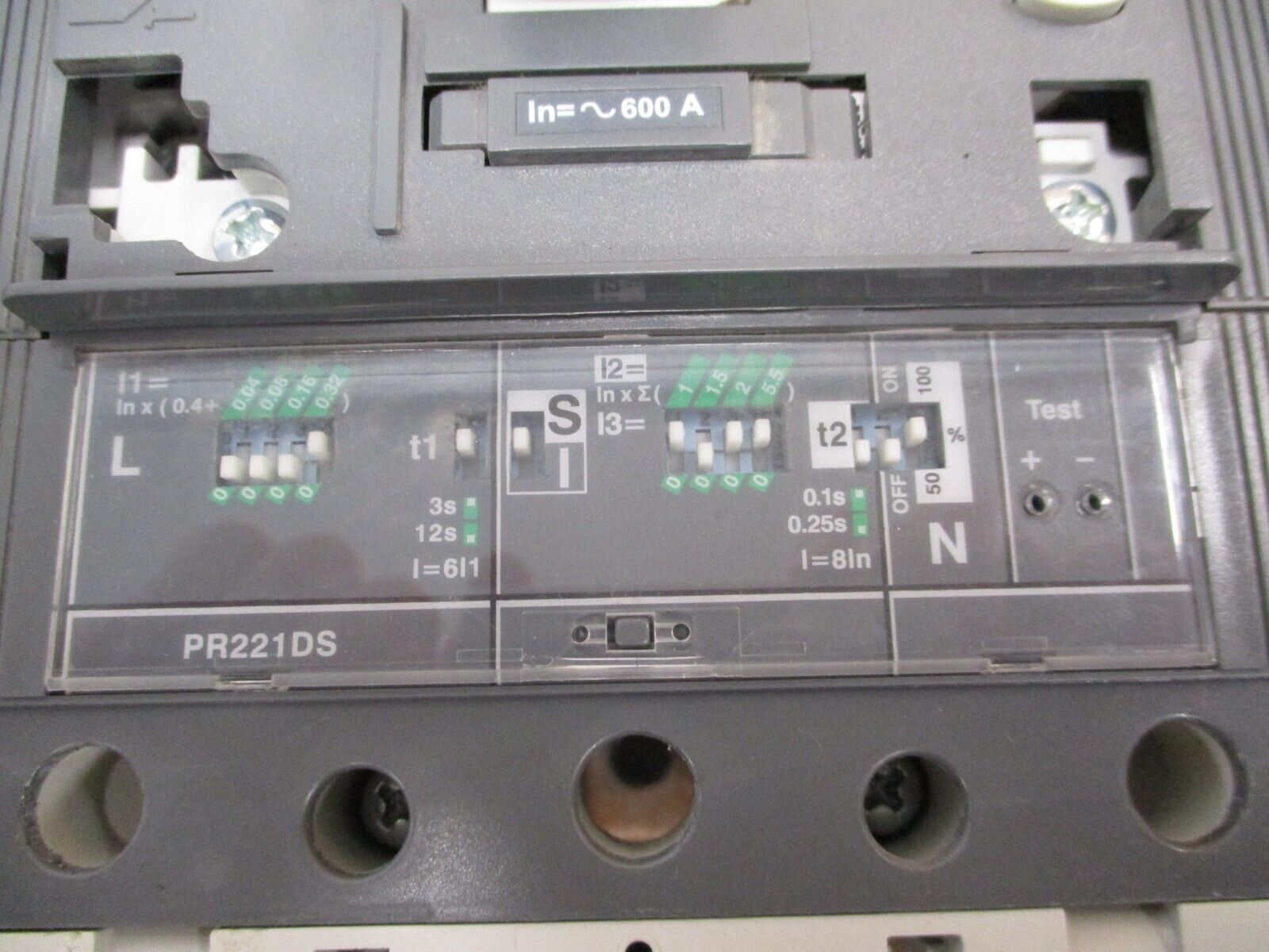 ABB SACE Tmax Circuit Breaker T5H 600 600A 600V 3P w/ PR221DS Trip *No Lugs*