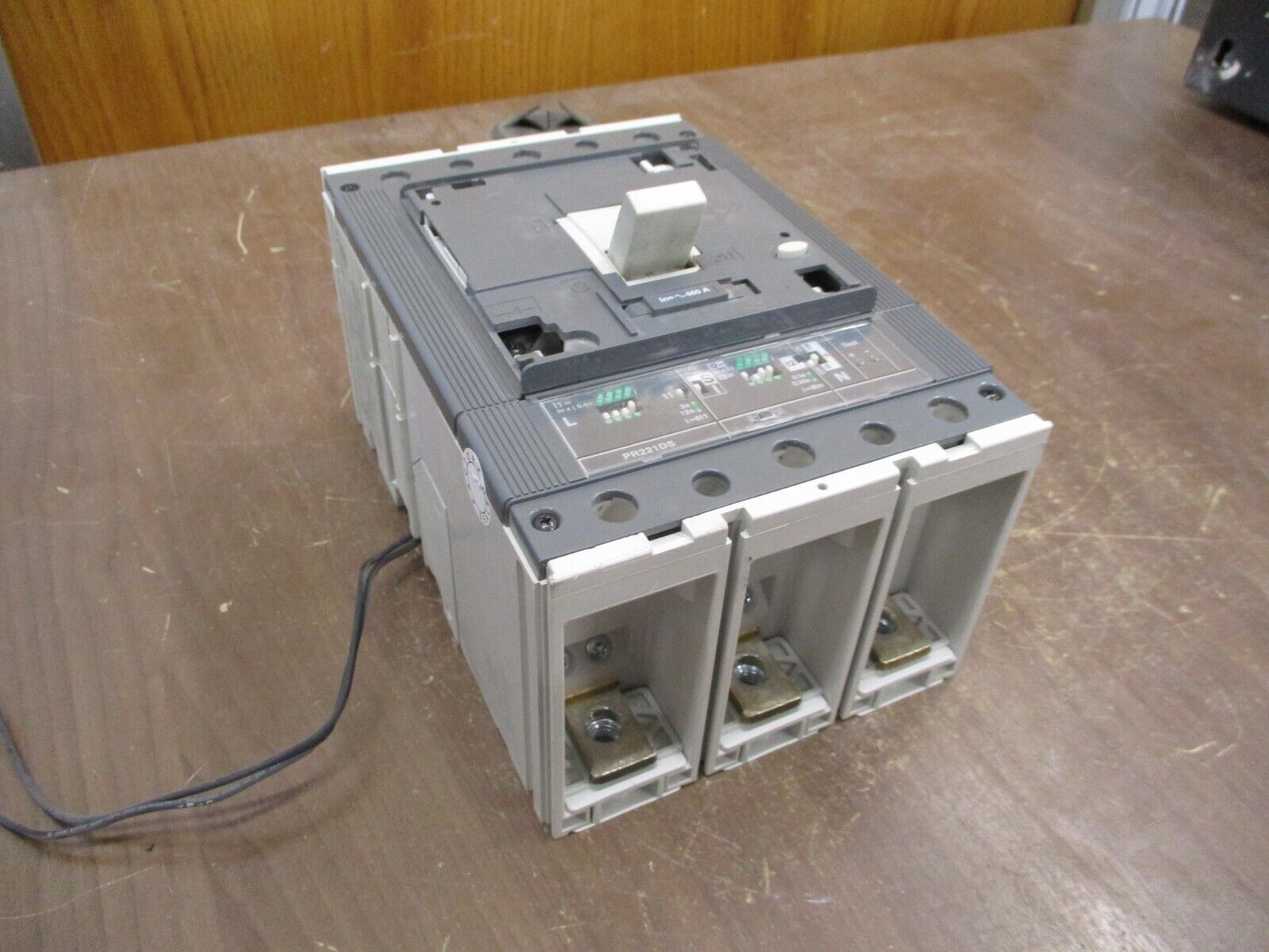 ABB SACE Tmax Circuit Breaker T5H 600 600A 600V 3P w/ PR221DS Trip *No Lugs*