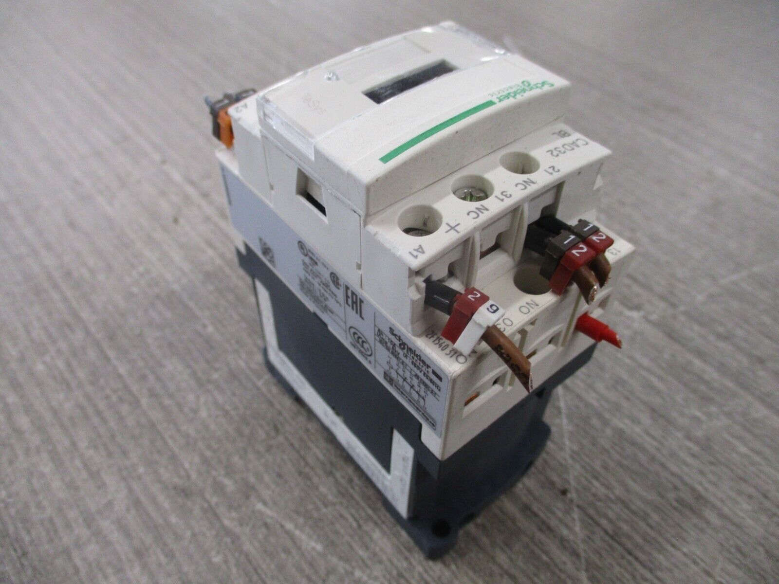 Schneider Electric Contactor CAD32 BL 24VDC Coil 10A 600V Used