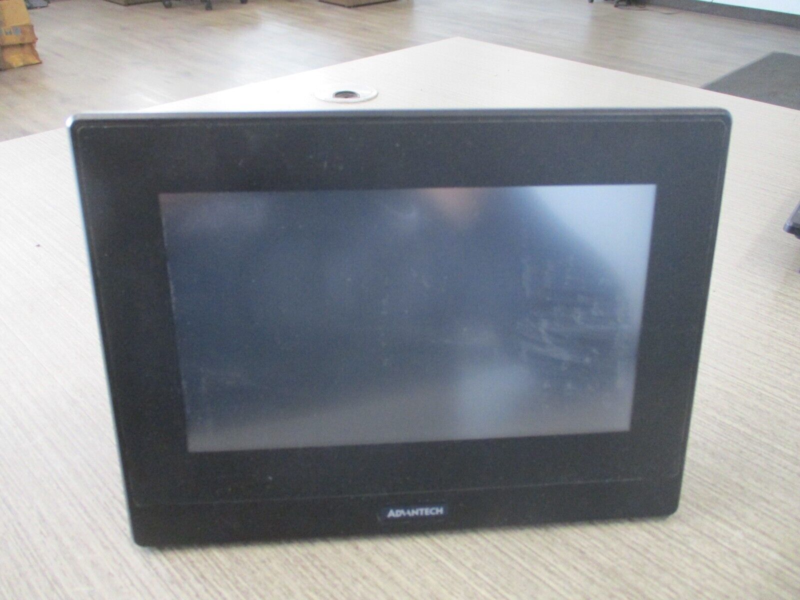 Advantech Operator Panel WOP-2070K-S1AE 24VDC 0.6A *No Mounts* Used