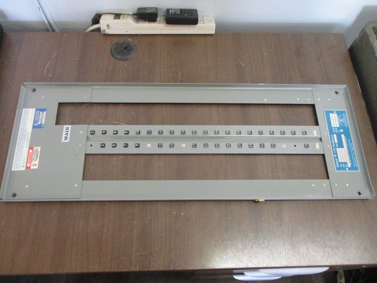 Gould ITE Panelboard Deadfront NLAB 42-Slot Size: 30.5" x 11" Used
