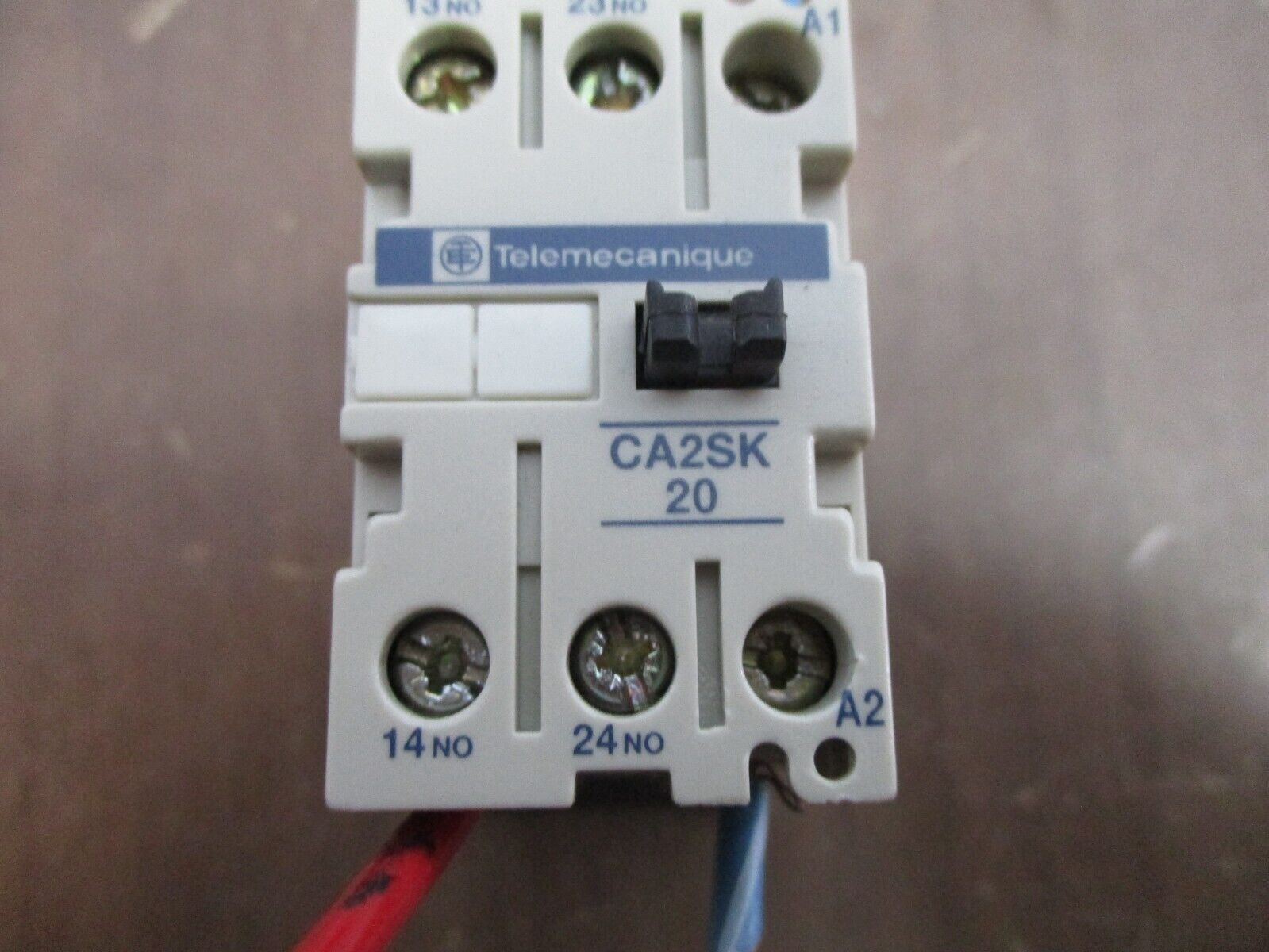 Telemecanique Contactor CA2SK 20 24V Coil 10A 600V Used