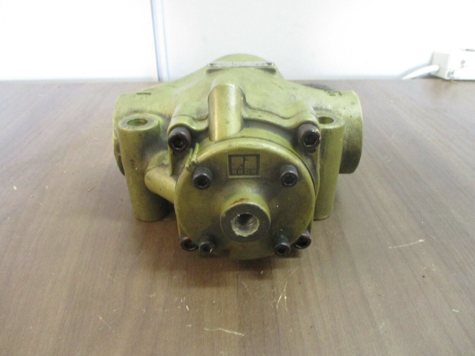 Ross Poppet Valve 2751B6904 Used