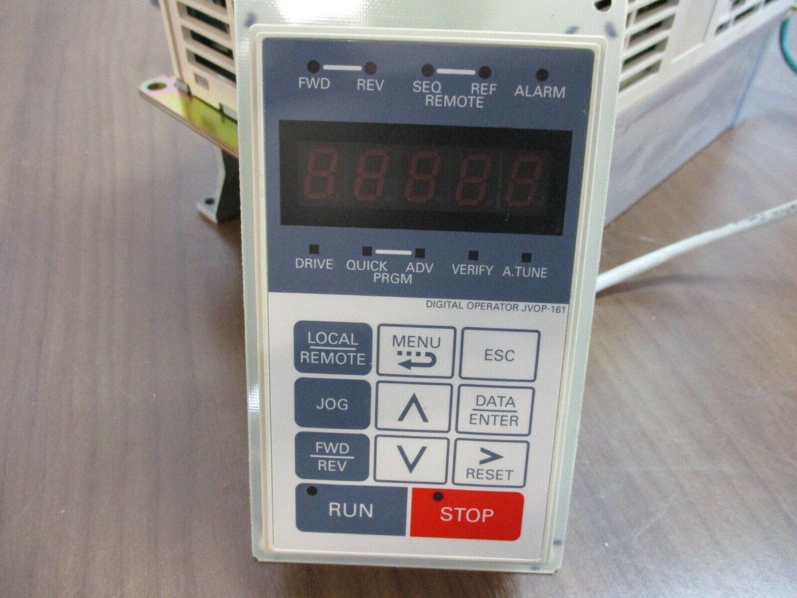 Yaskawa E7 AC Drive CIMR-E7U45P5 7.5HP 3Ph w/ Keypad *No Cover* Used