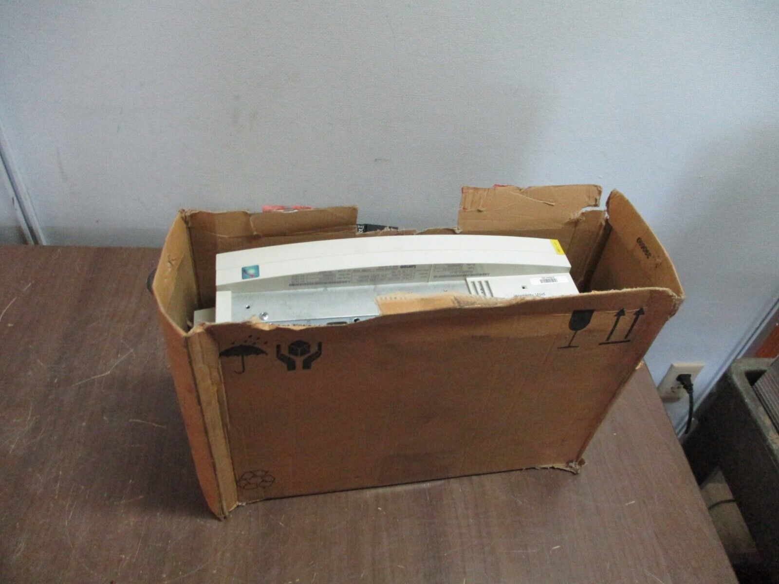 Lenze Servo Drive EVF9323-EV New Surplus