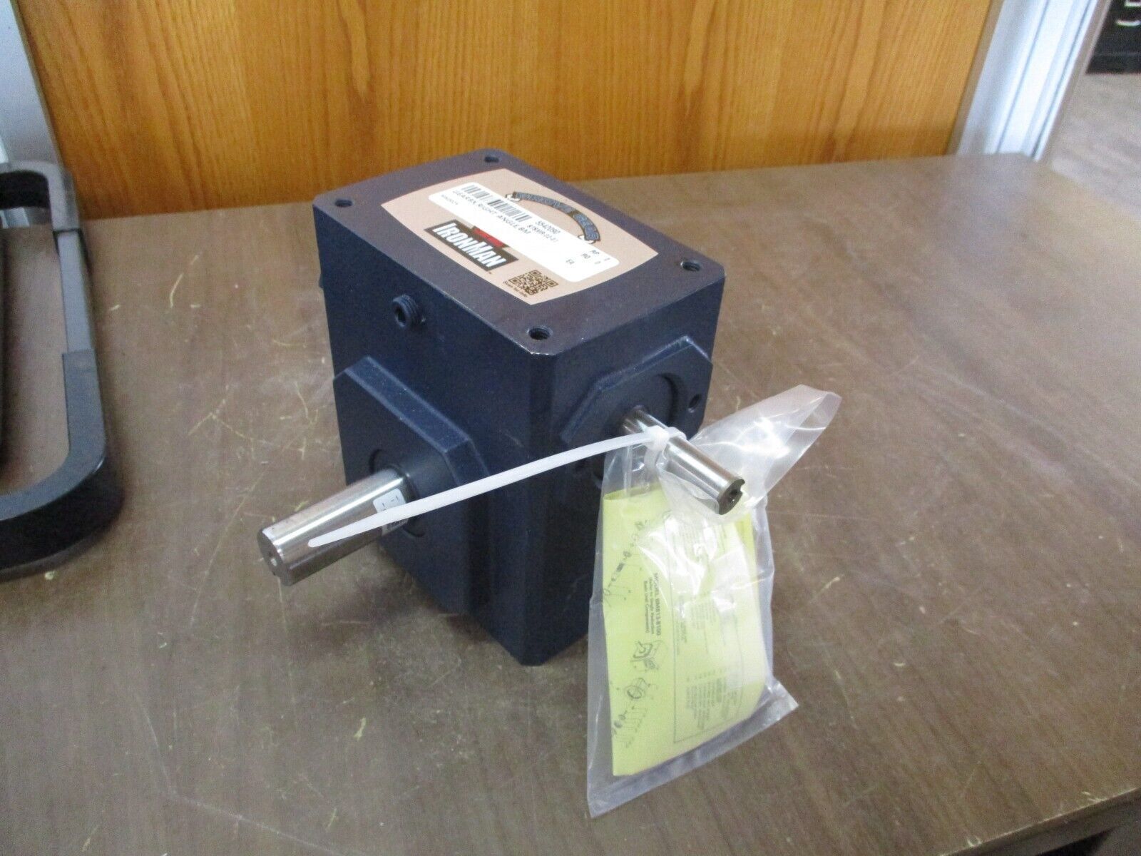 Grove Gear Ironman Reducer GRG8210001.00 Model #: GRG-B821-5-L Ratio 5:1 3.653HP