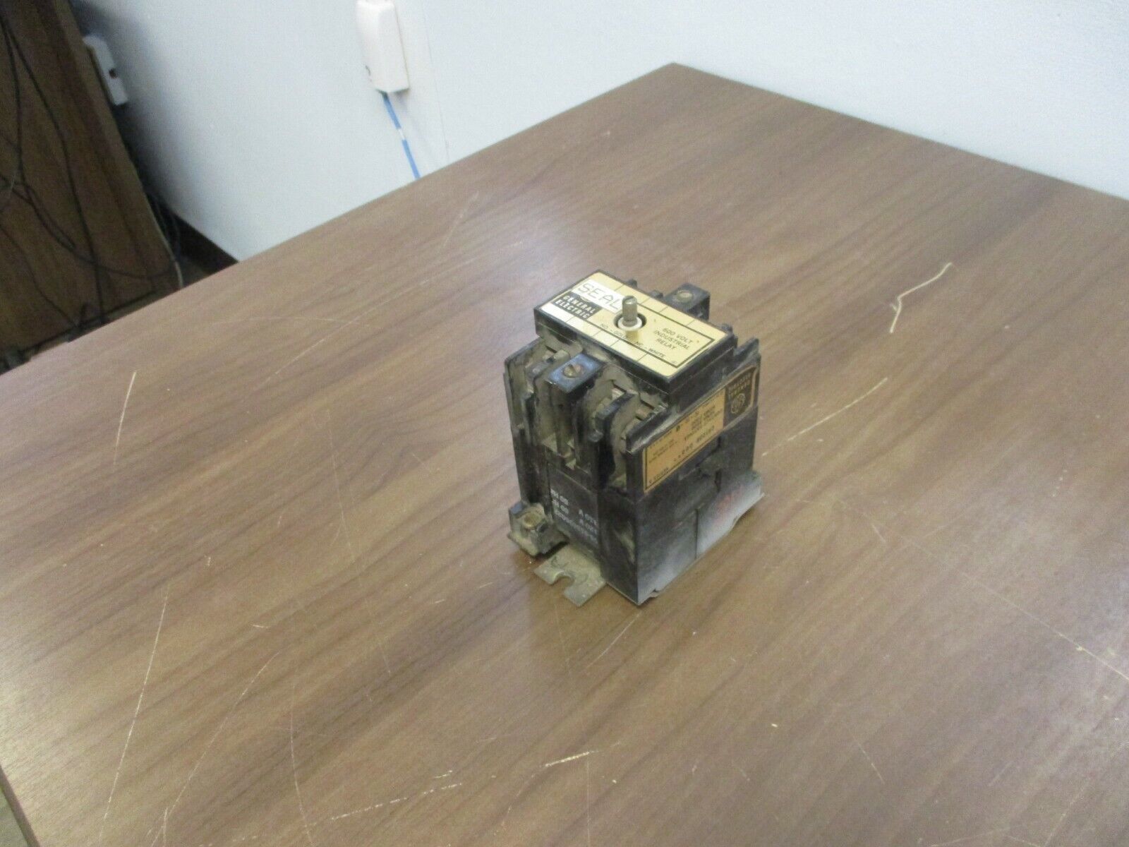 GE Relay CR120B 000** 120V Coil 600V Used