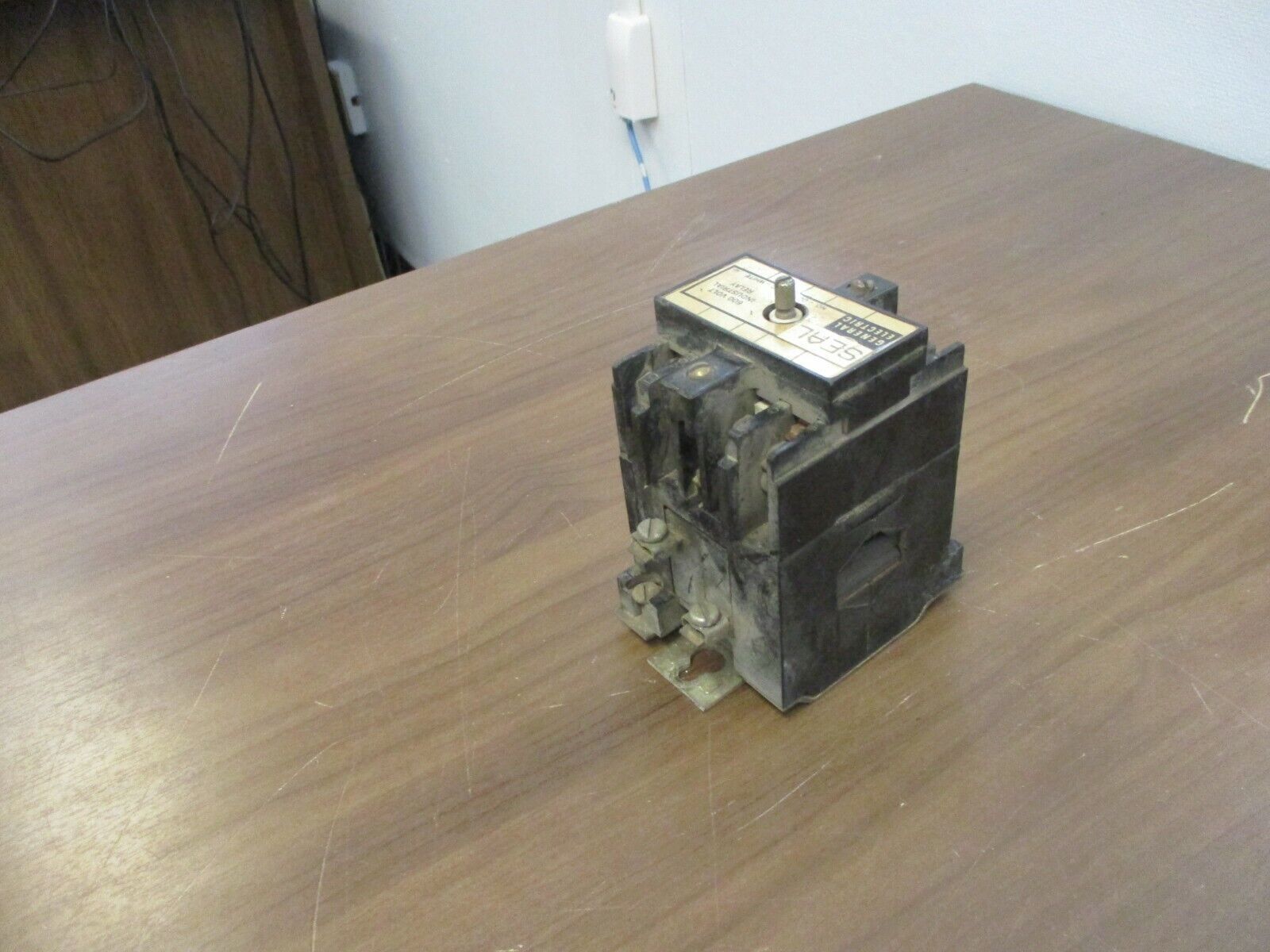 GE Relay CR120B 000** 120V Coil 600V Used