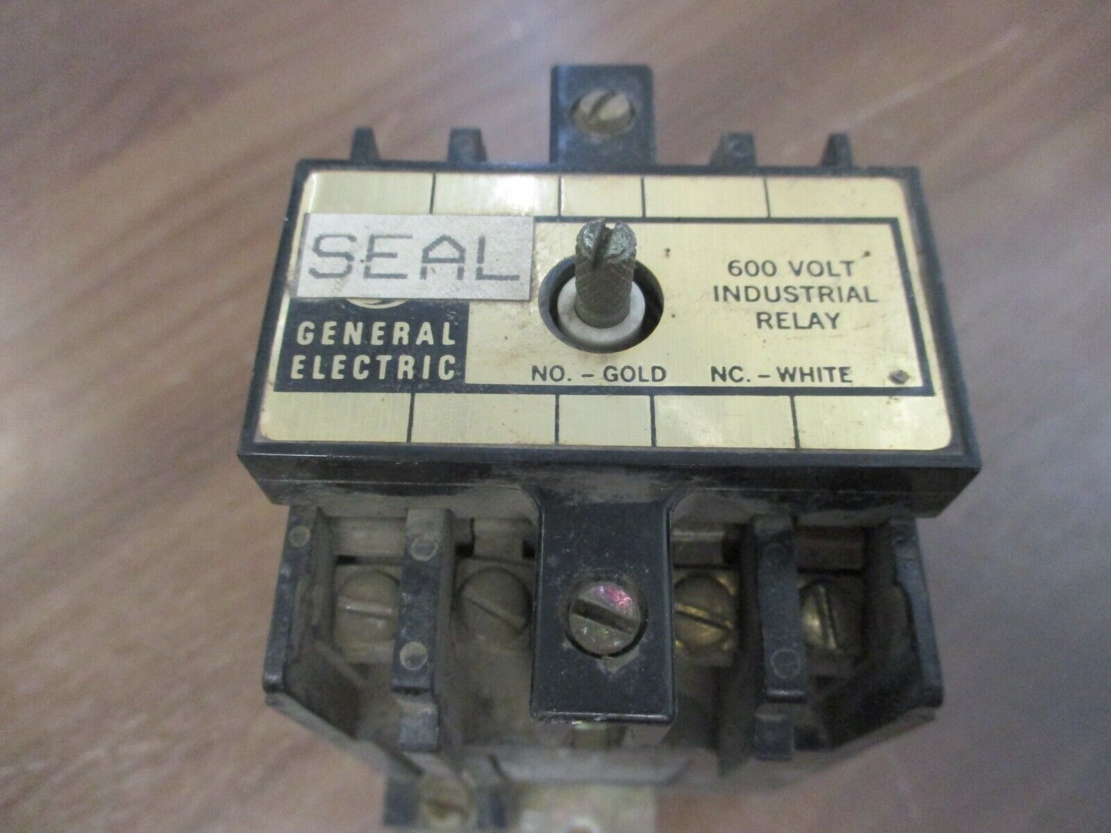 GE Relay CR120B 000** 120V Coil 600V Used