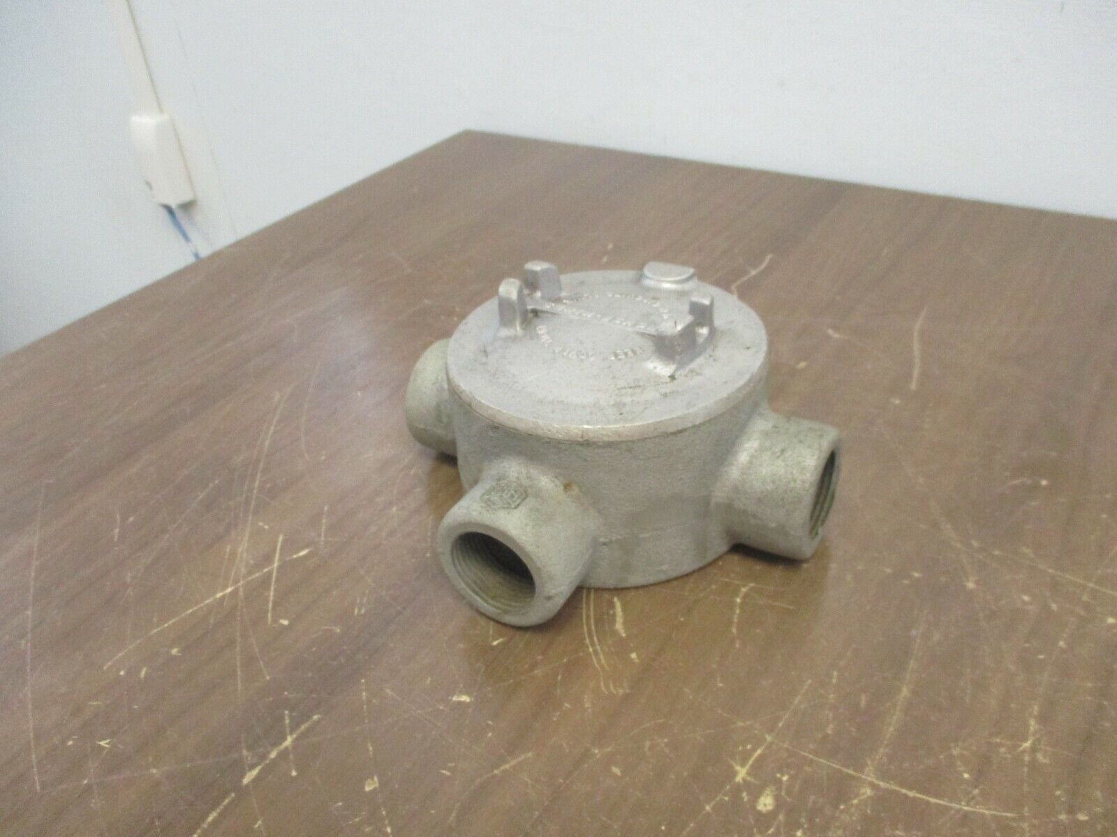 Crouse-Hinds Condulet Outlet Box GUAX 37 w/ Cover Used