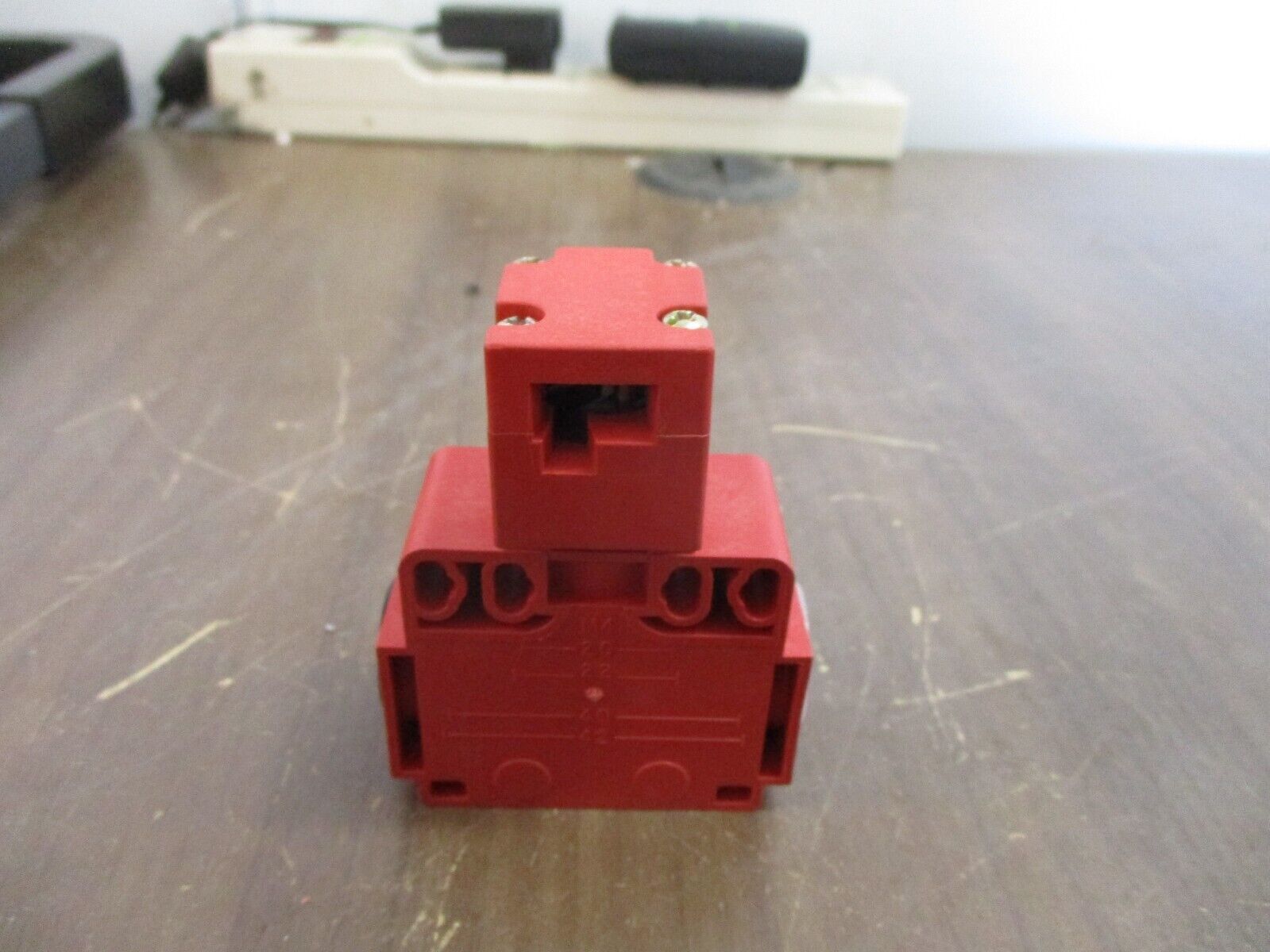 Telemecanique Limit Switch XCK T591H7 New Surplus