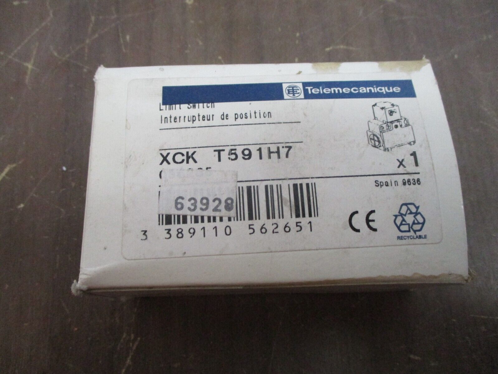 Telemecanique Limit Switch XCK T591H7 New Surplus