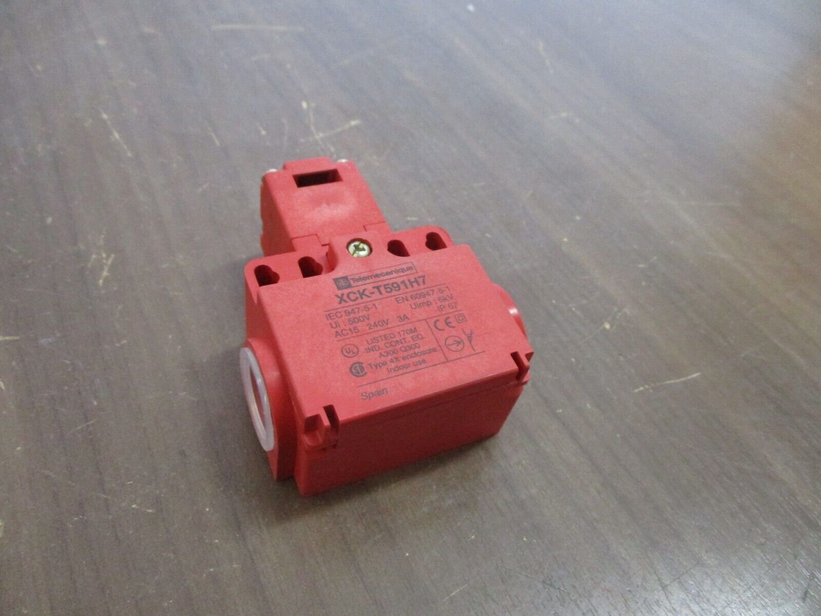 Telemecanique Limit Switch XCK T591H7 New Surplus
