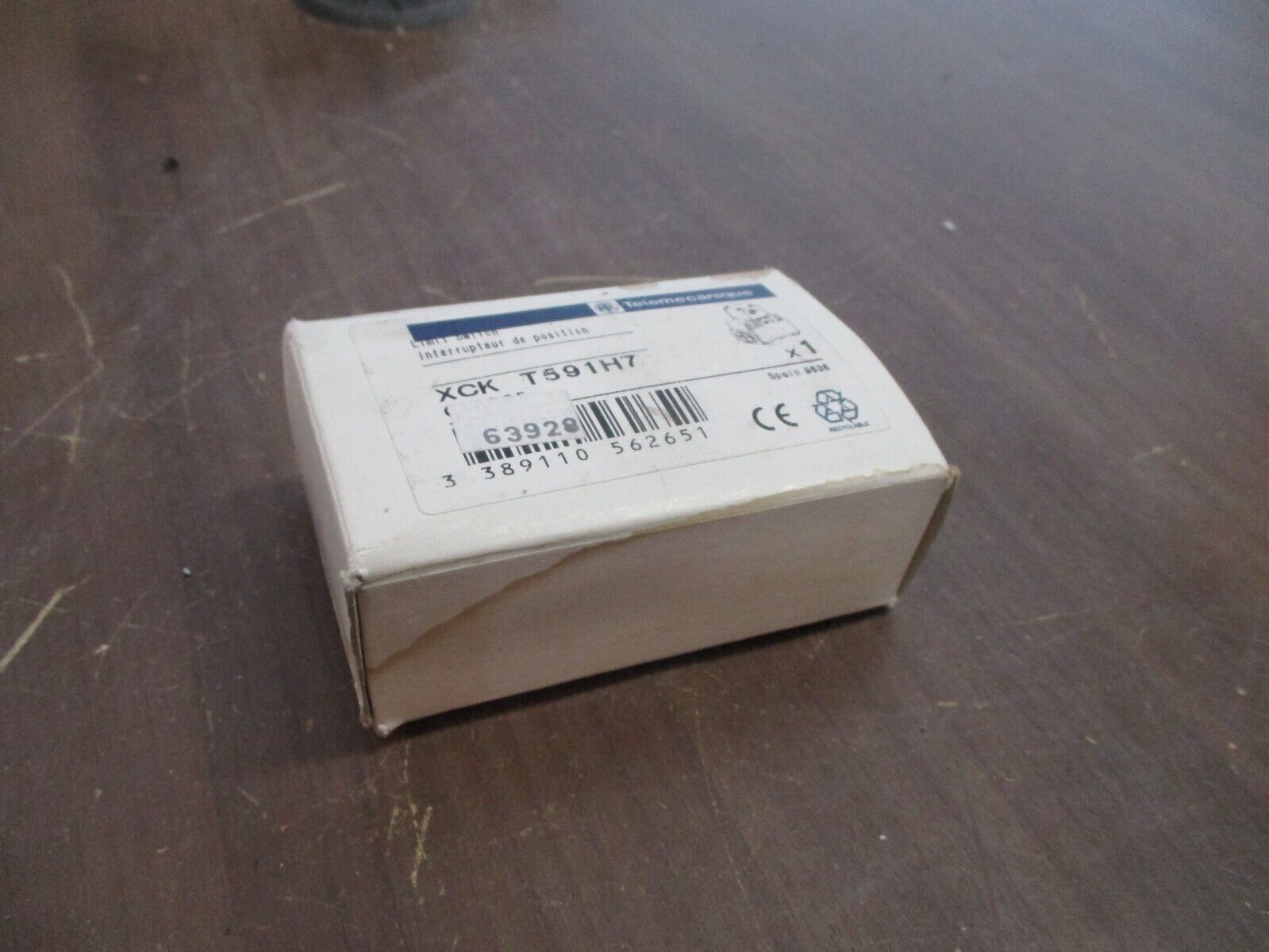 Telemecanique Limit Switch XCK T591H7 New Surplus