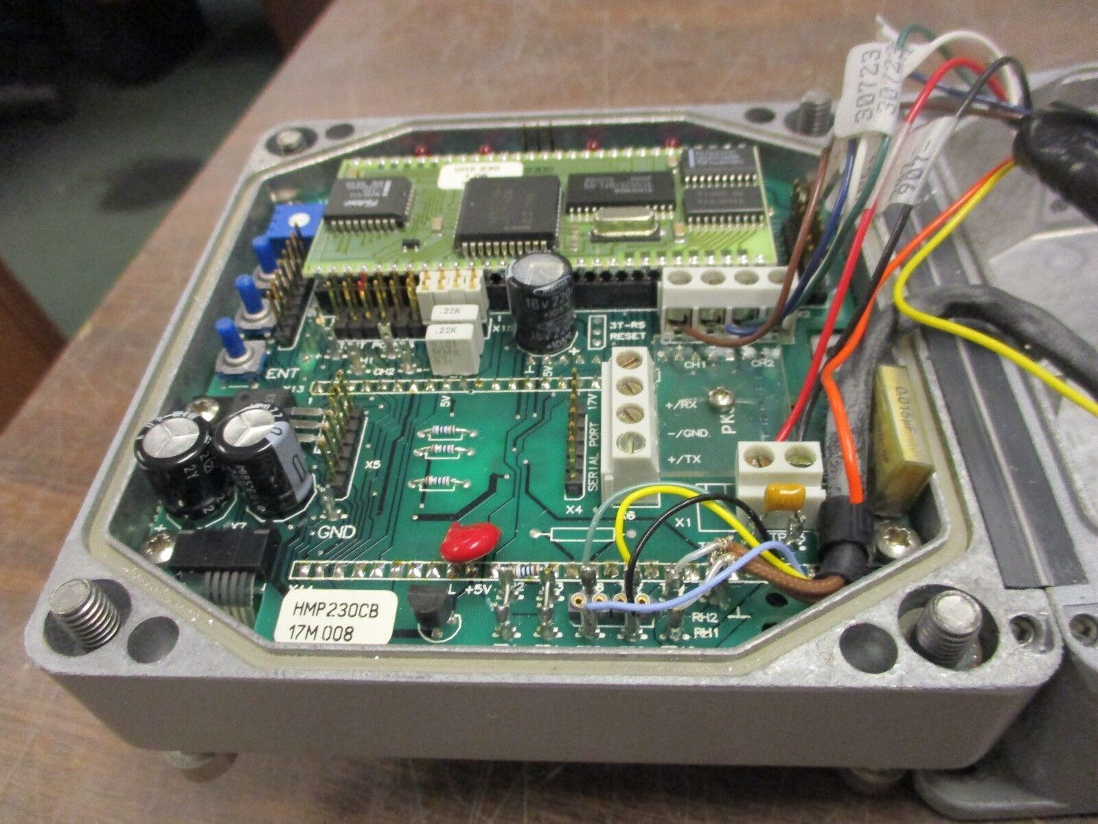 Vaisala Humidity & Temperature Transmitter HMP235 A2A0A1AA12A1A 24V AC/DC Used