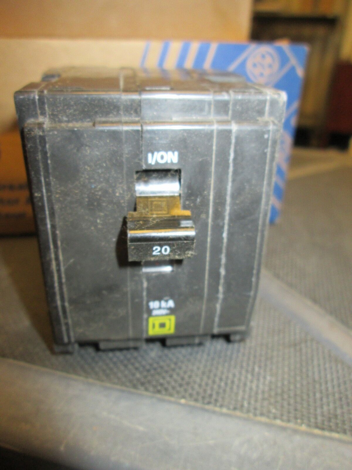 Square D QO Circuit Breaker QO320 20A 240V 3P Clip on Style New Surplus