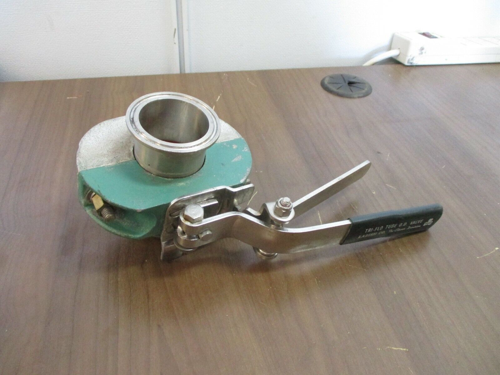 Ladish Tri-Clover Tri-Flo Tube O.D. Butterfly Valve Size: 2" Used