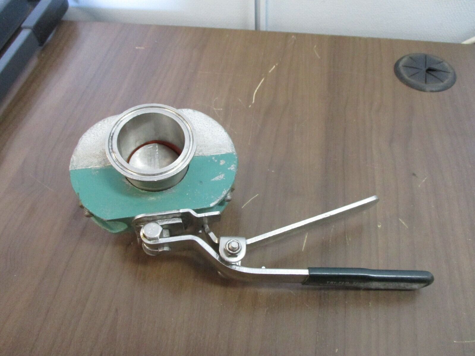 Ladish Tri-Clover Tri-Flo Tube O.D. Butterfly Valve Size: 2" Used