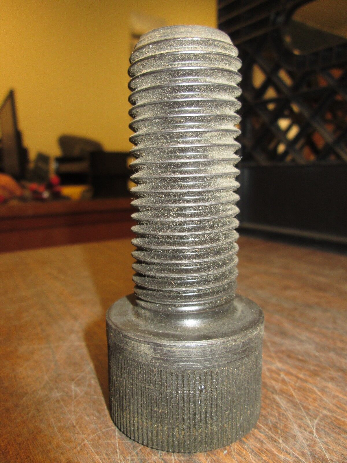 Misc. Brands Socket Head Cap Screw diameter 1-1/2" length 3" Used