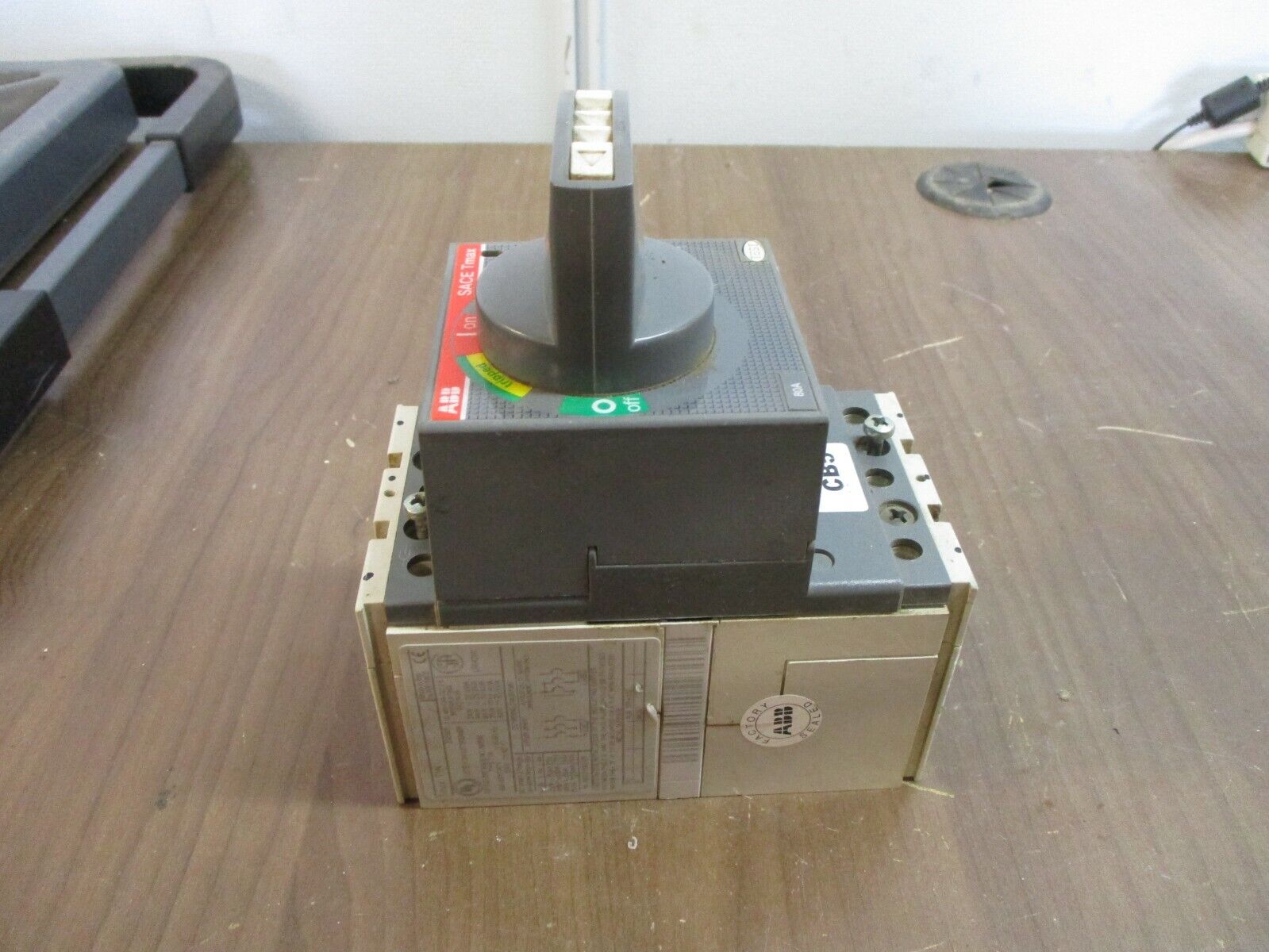 ABB SACE Tmax Breaker Disconnect T1N 80 80A 600V 3P Used