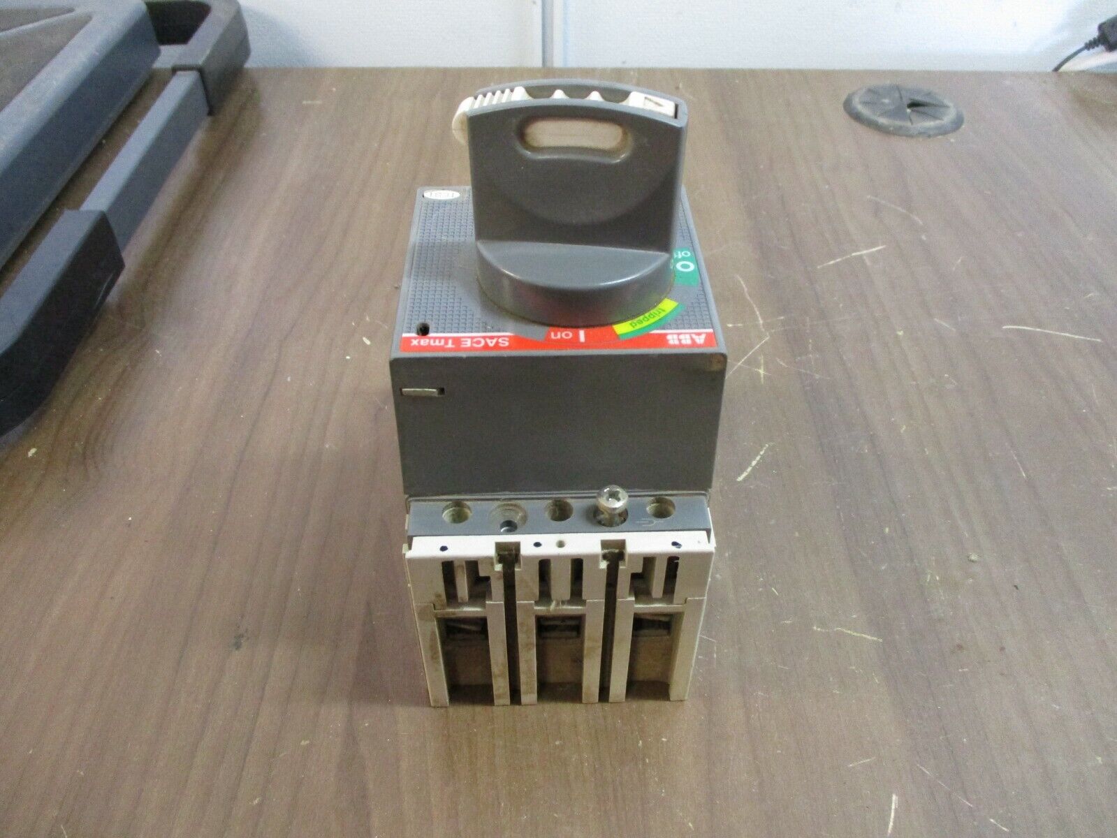 ABB SACE Tmax Breaker Disconnect T1N 80 80A 600V 3P Used