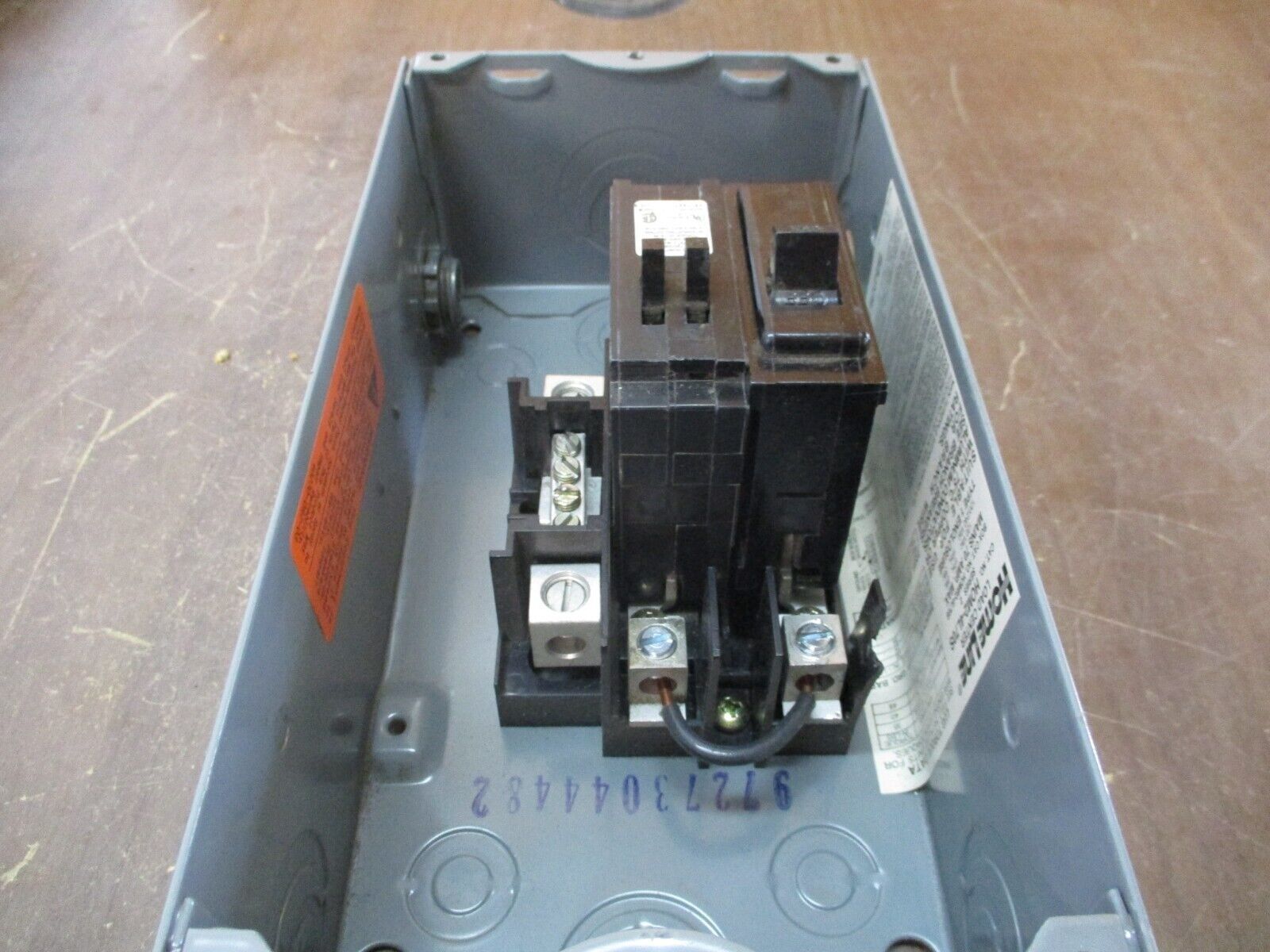 Square D Home Line Load Center HOM2-4L70 70A 120/240V 1Ph Used