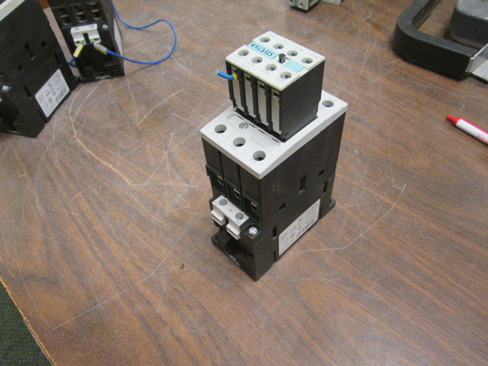 Siemens Sirius Contact 3RT1035-1B..4 24VDC Coil Used