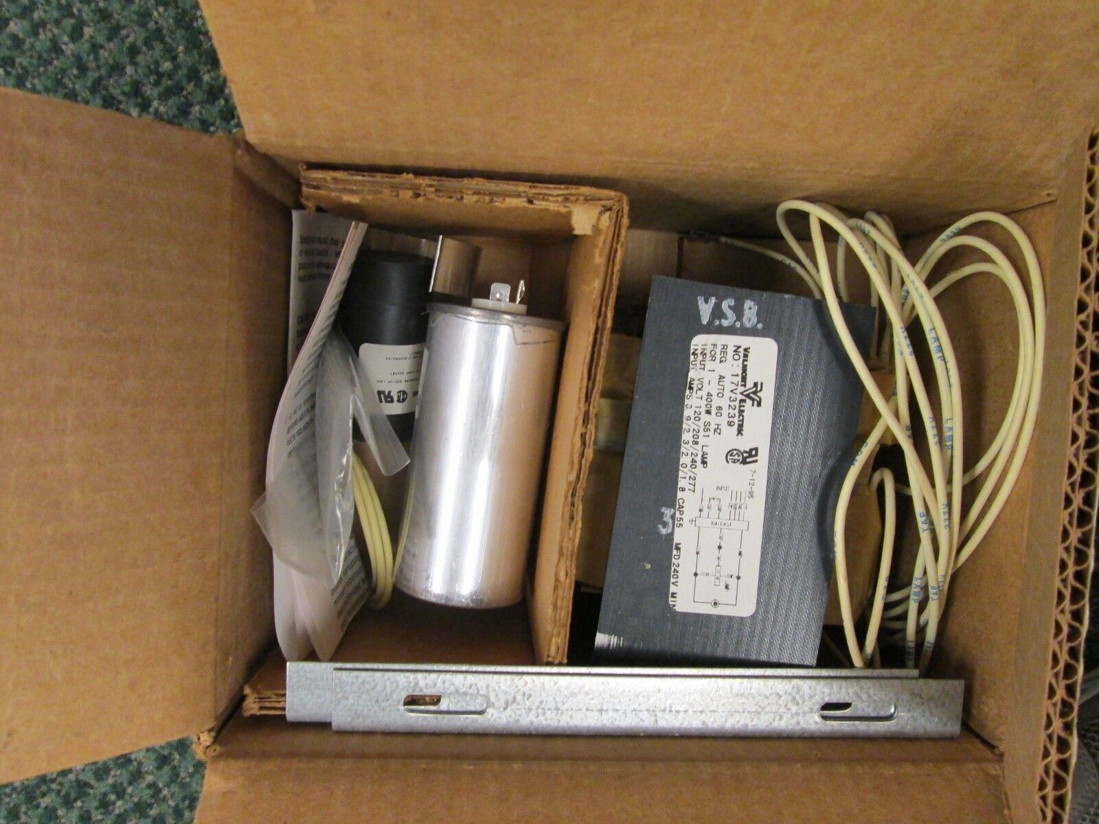 Valmont Electric HID Lamp Ballast, 17V3239W18F, 120/208/240/277V New Surplus