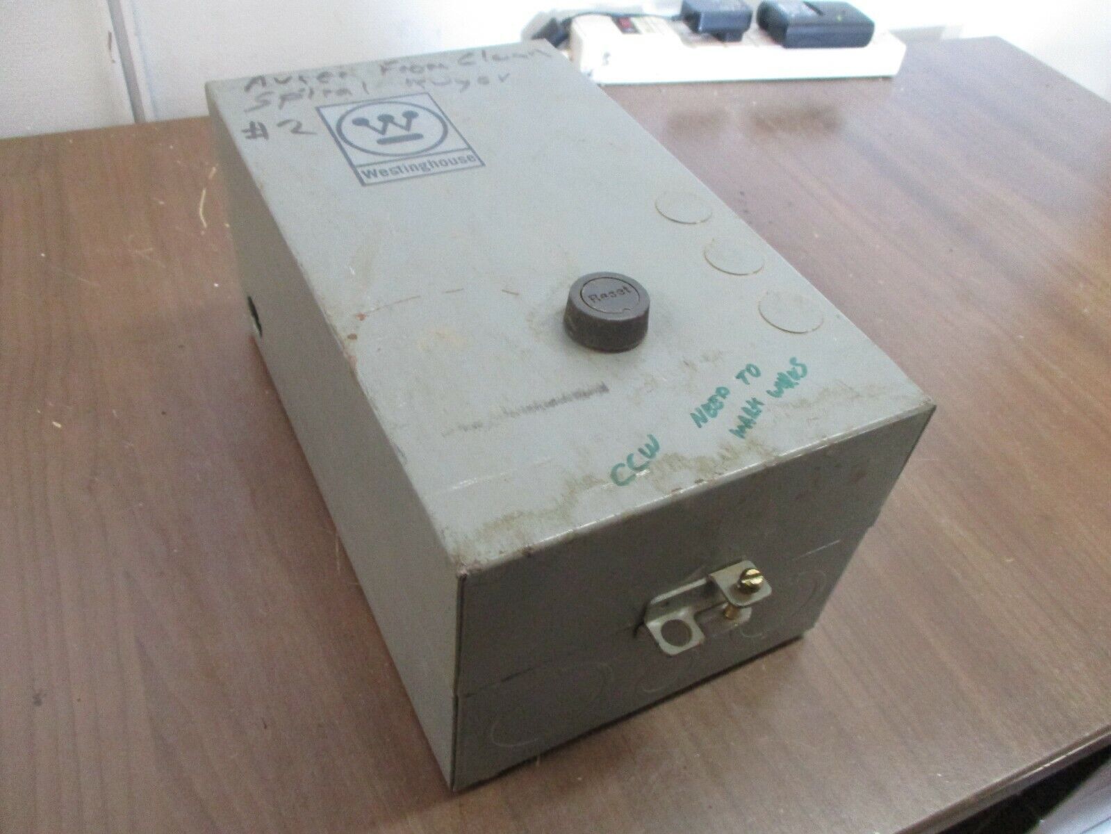 Westinghouse Enclosed Size 0 Starter A200MOCAC 240V Coil Type 1 Enclosure Used
