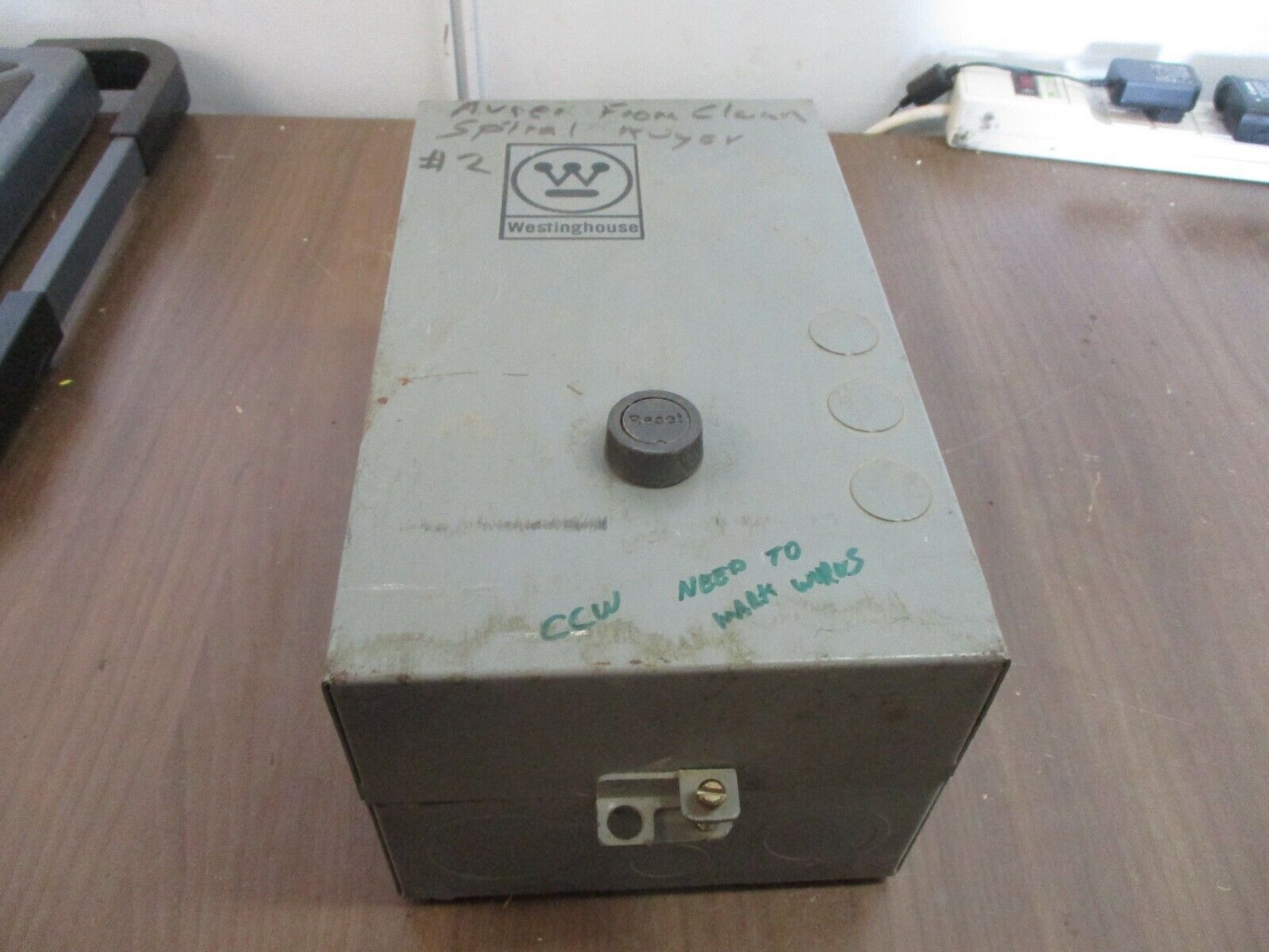 Westinghouse Enclosed Size 0 Starter A200MOCAC 240V Coil Type 1 Enclosure Used