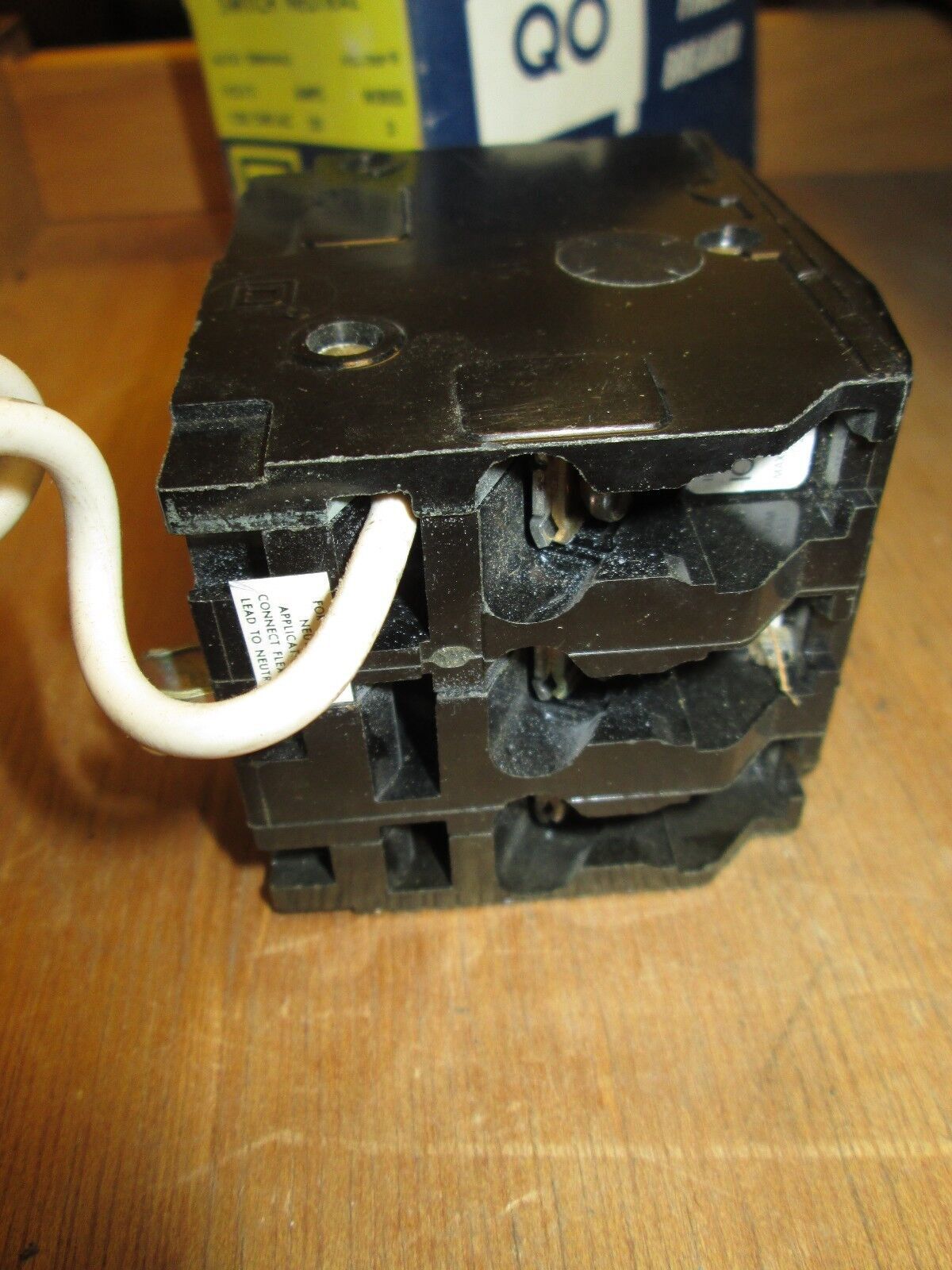 Square D QO Circuit Breaker QO 320-SWN 20A 120/240VAC 3W 3P New Surplus